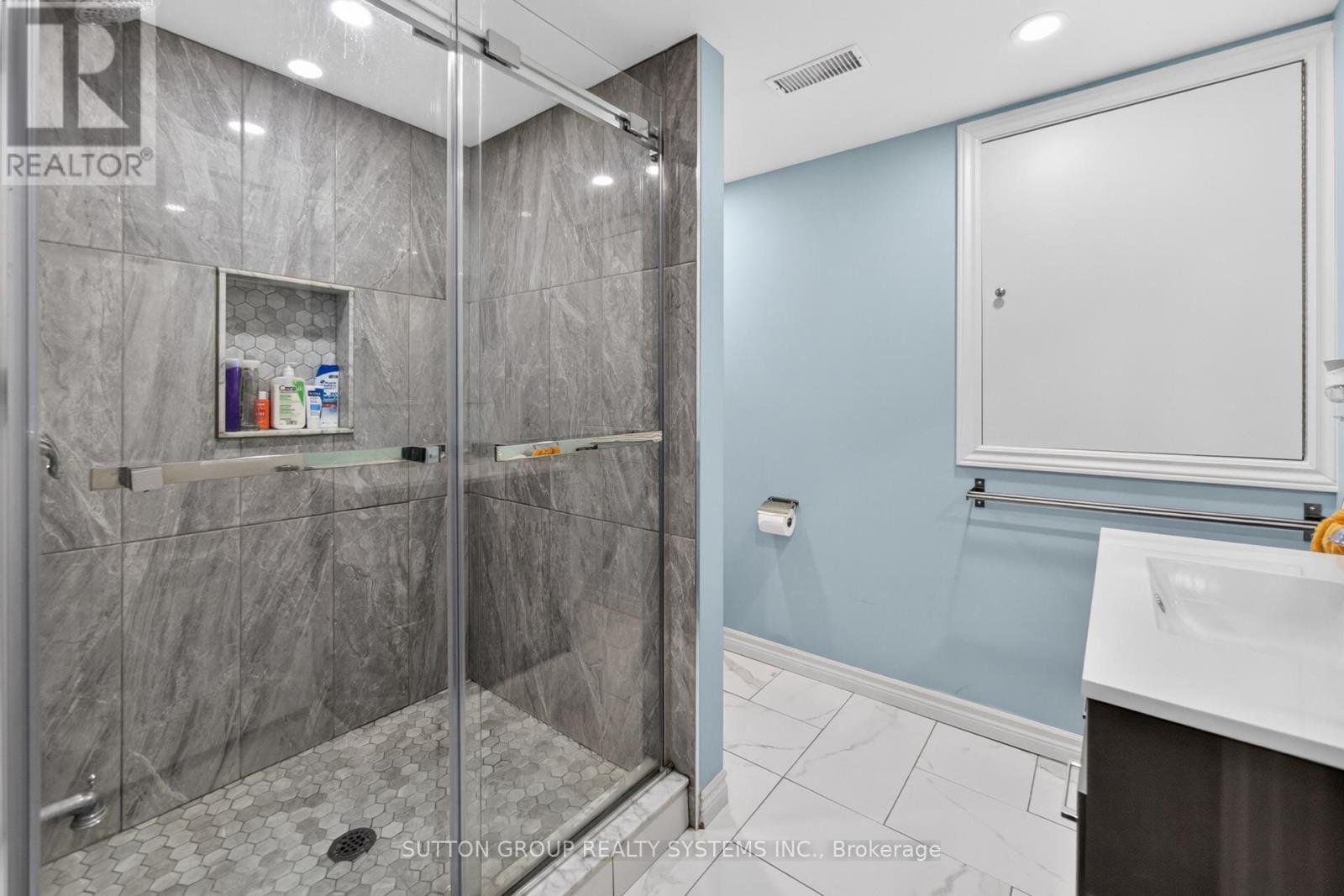 5705 Jenvic Grove E, Mississauga, Ontario  L5M 7B4 - Photo 47 - W13136036