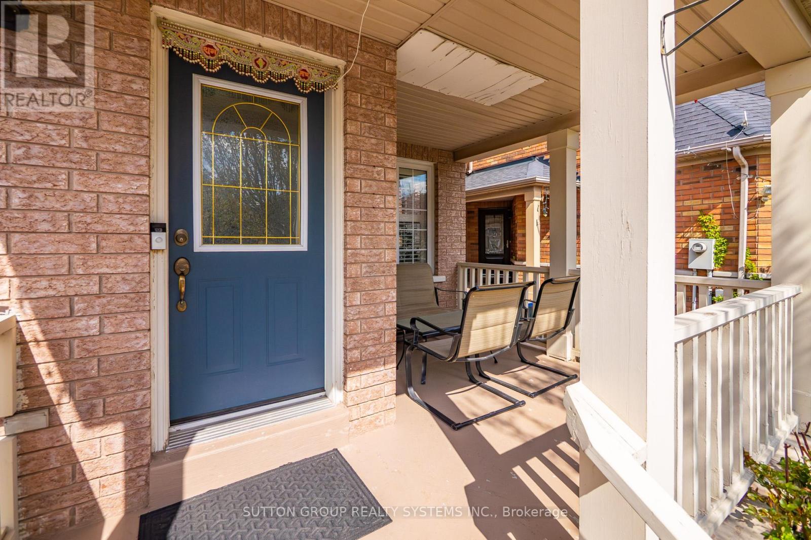 5705 Jenvic Grove E, Mississauga, Ontario  L5M 7B4 - Photo 5 - W13136036