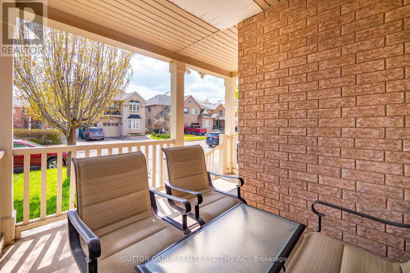 5705 Jenvic Grove E, Mississauga, Ontario  L5M 7B4 - Photo 7 - W13136036