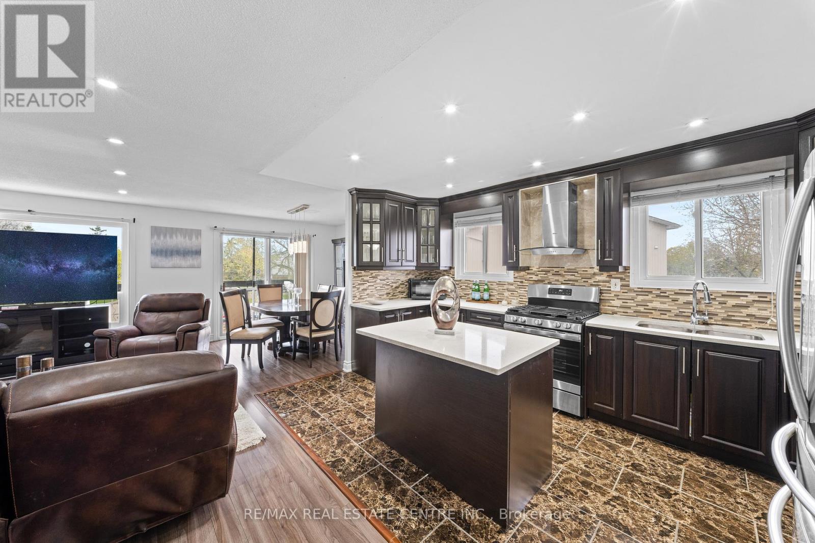 22 Glen Echo Court, Brampton, Ontario  L6S 5T9 - Photo 14 - W13136050