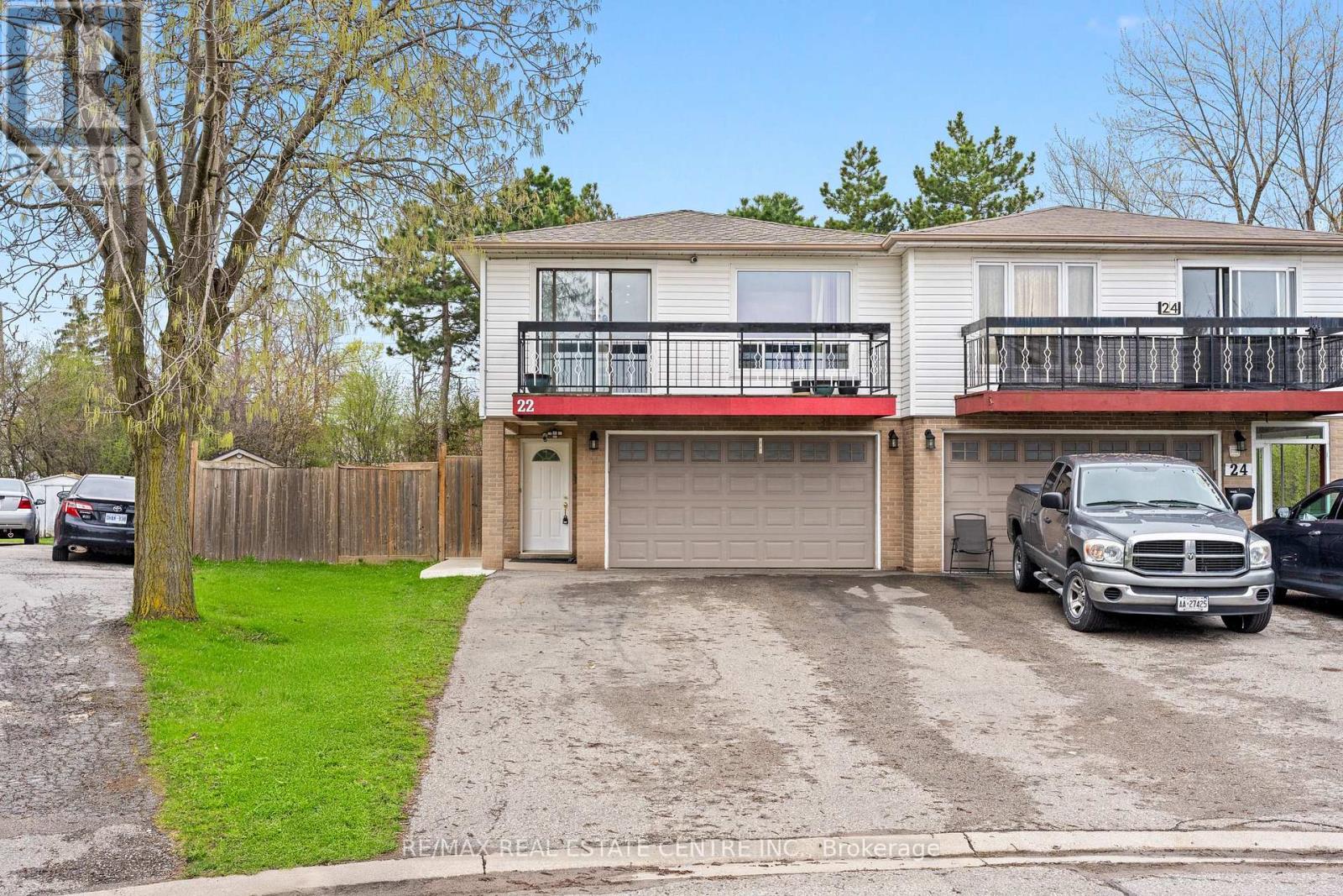 22 Glen Echo Court, Brampton, Ontario  L6S 5T9 - Photo 2 - W13136050