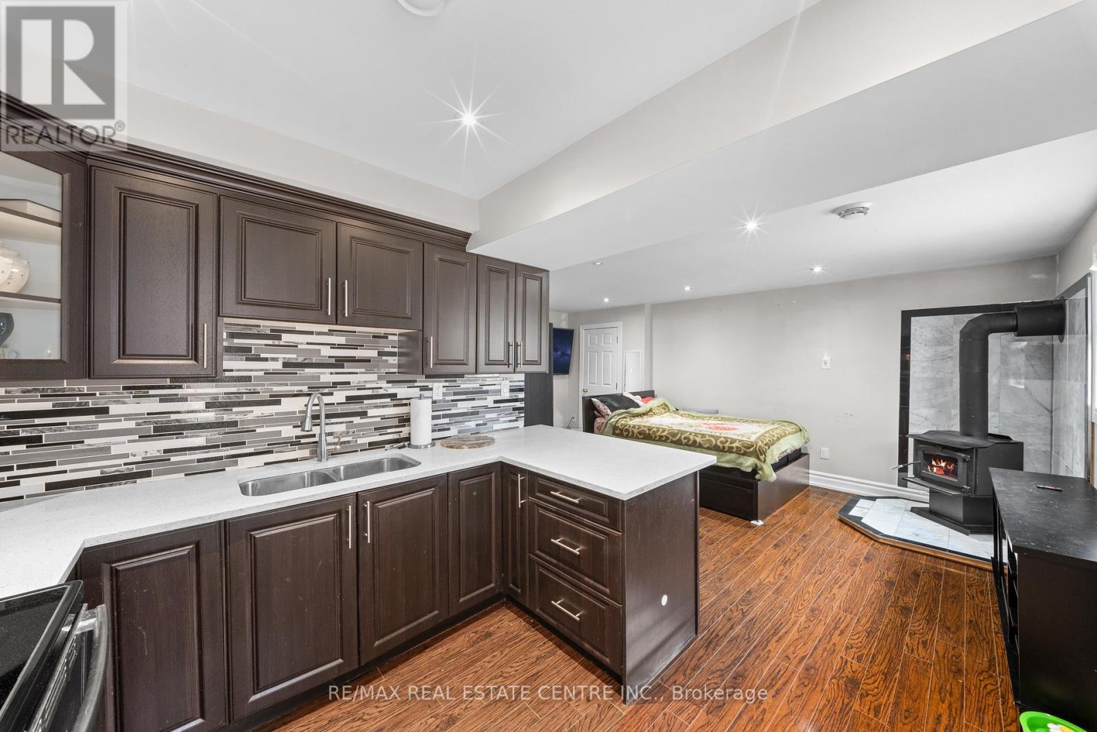 22 Glen Echo Court, Brampton, Ontario  L6S 5T9 - Photo 37 - W13136050