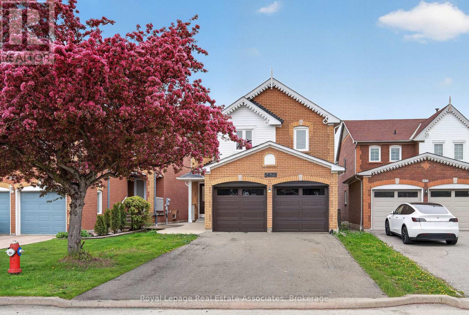 5623 Haddon Hall Road, Mississauga, Ontario  L5M 5G4 - Photo 1 - W13136122