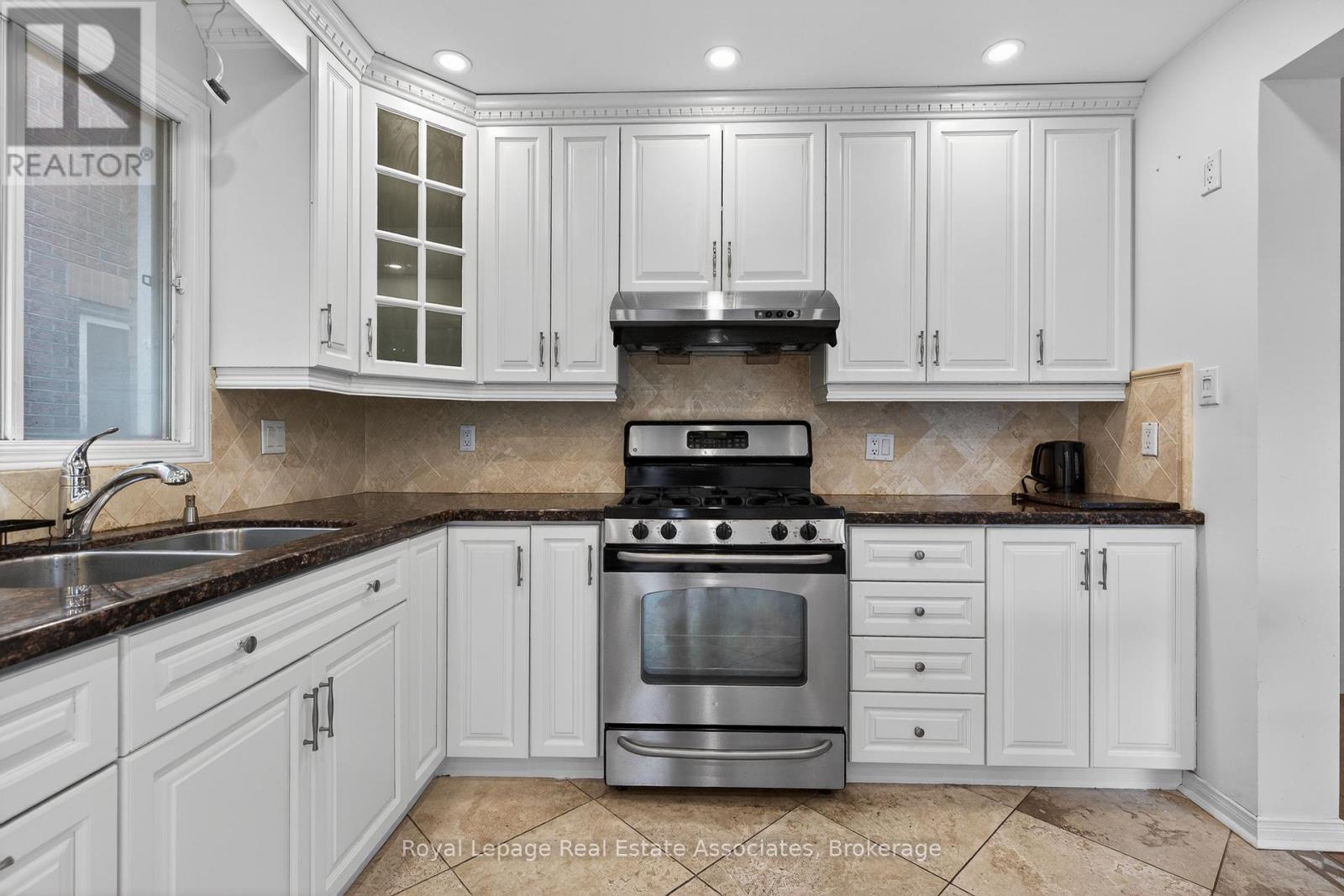 5623 Haddon Hall Road, Mississauga, Ontario  L5M 5G4 - Photo 19 - W13136122