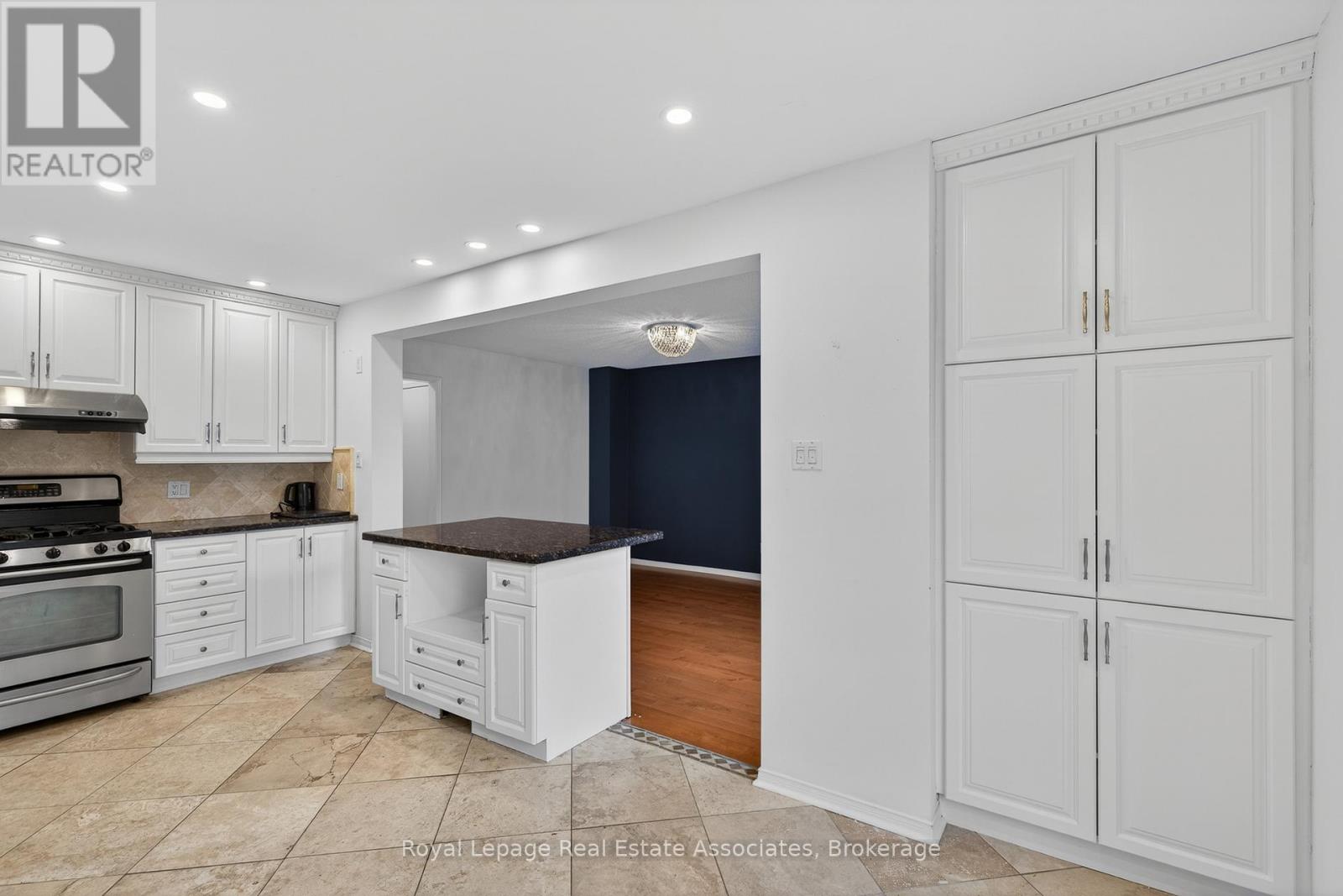 5623 Haddon Hall Road, Mississauga, Ontario  L5M 5G4 - Photo 21 - W13136122