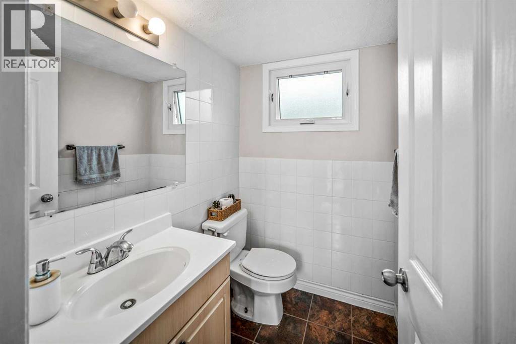 96 Mckinley Road SE, Calgary, Alberta  T2Z 1V8 - Photo 10 - A2305773