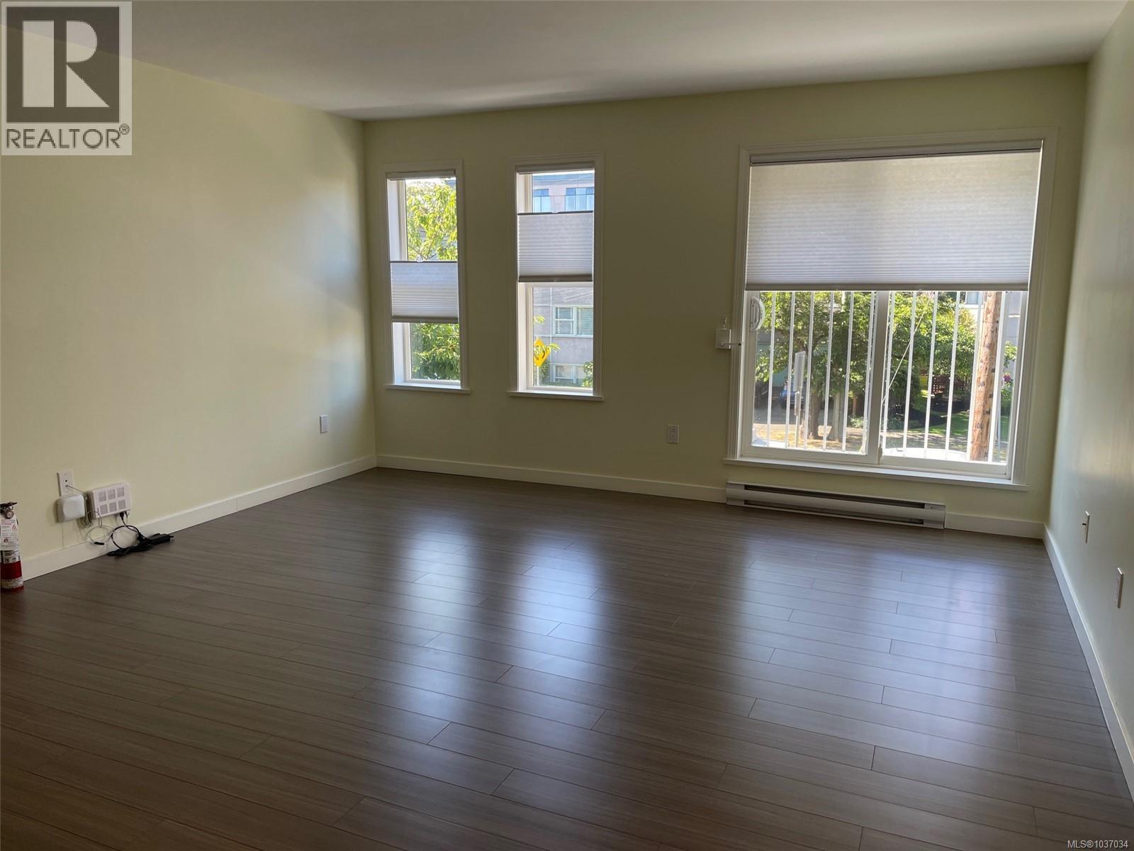 206 1070 Southgate St, Victoria, British Columbia  V8V 2Z2 - Photo 4 - 1037034
