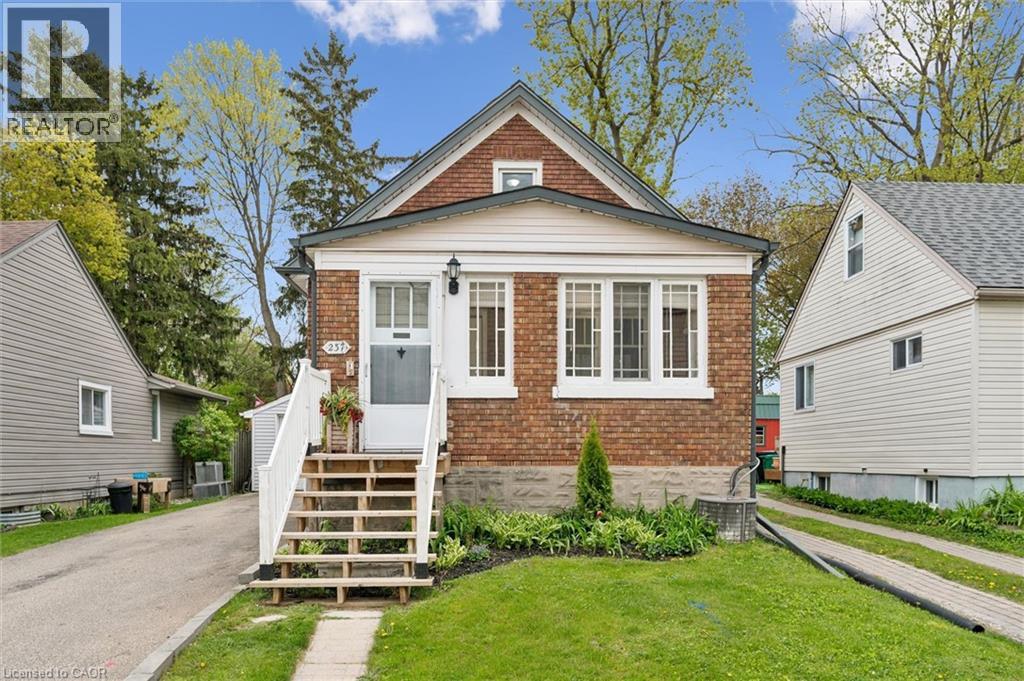 237 S Borden Avenue S, Kitchener, Ontario  N2G 3S1 - Photo 1 - 40830600