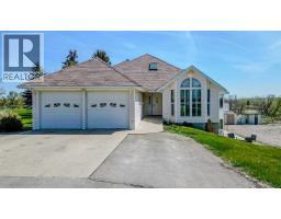 369 S 2 Street W, Magrath, Alberta