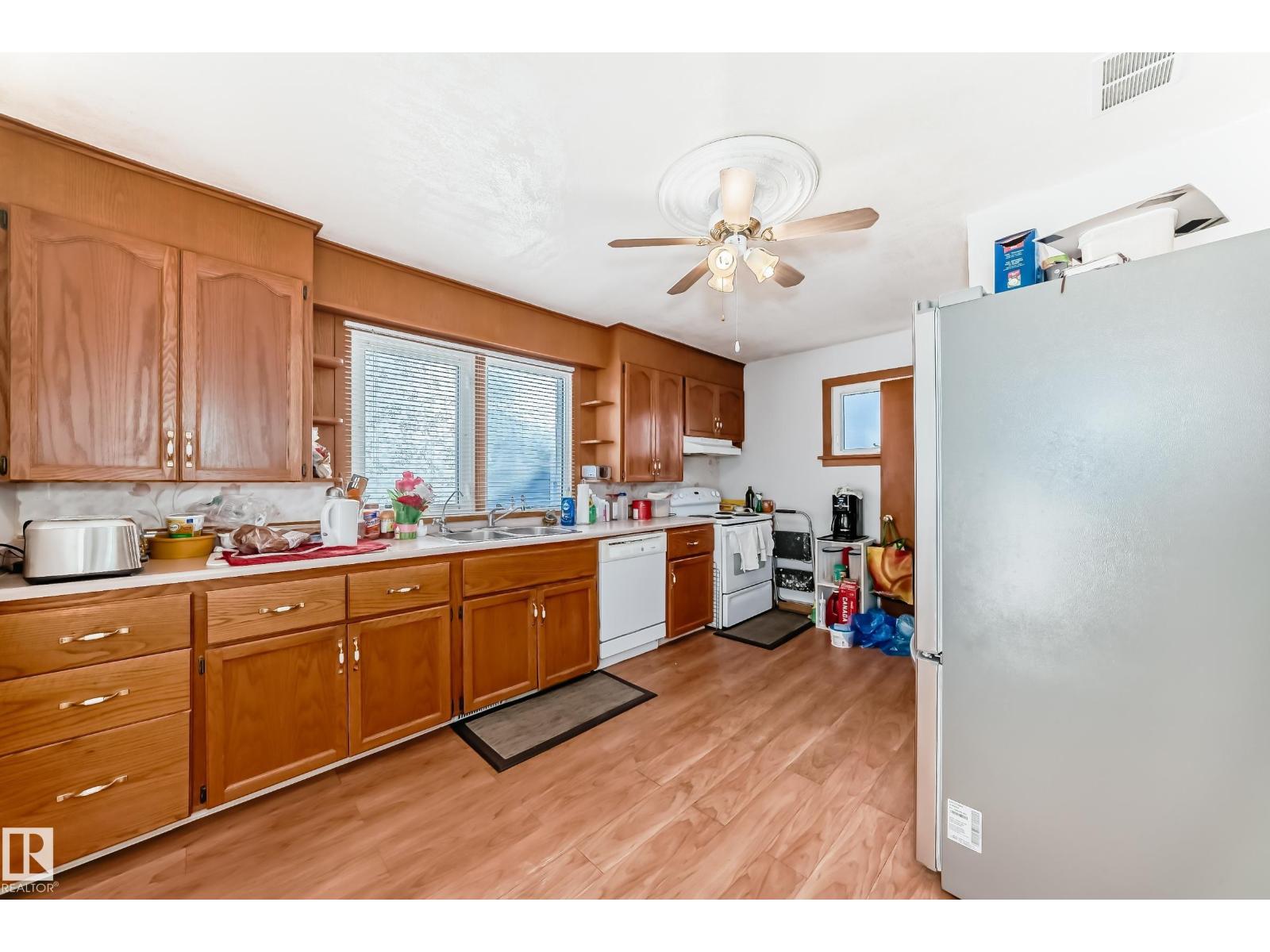 9716 162 St Nw, Edmonton, Alberta  T5Y 2Y9 - Photo 4 - E4488115