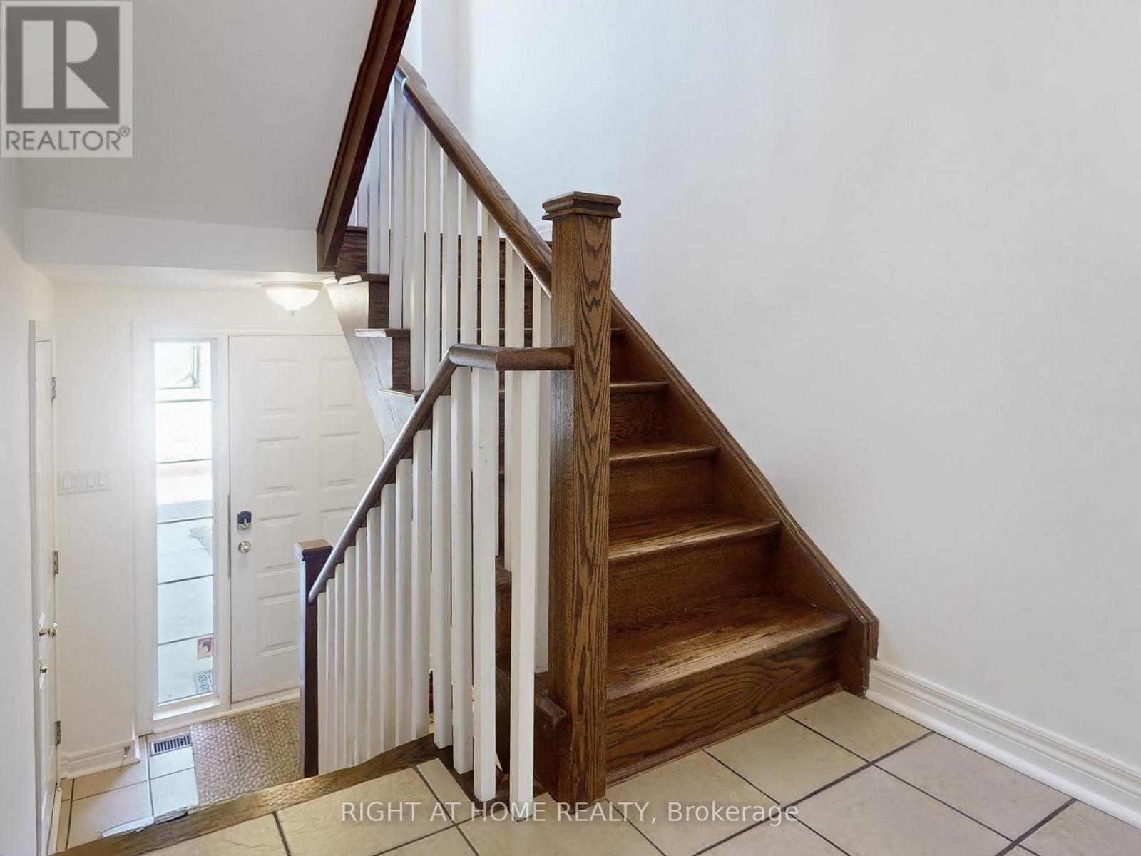 1021 Craven Road, Toronto, Ontario  M4J 4V7 - Photo 17 - E13134886
