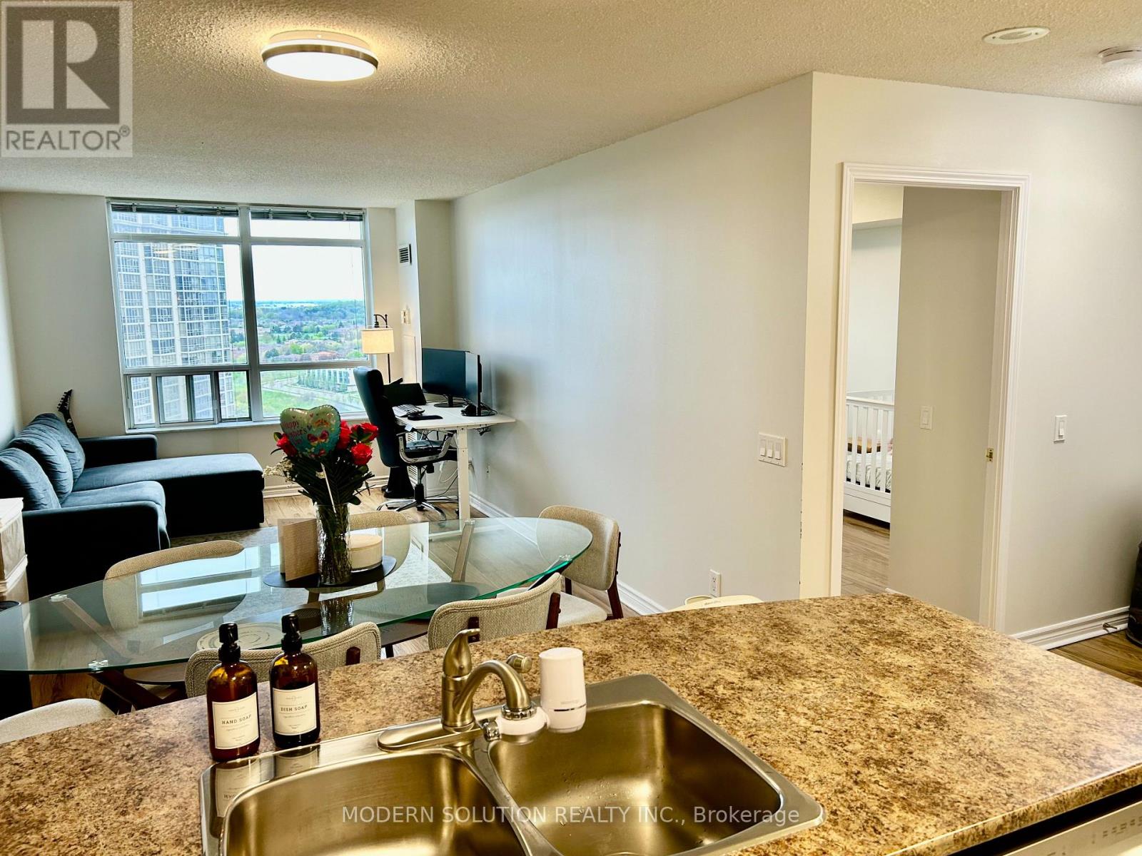 1804 - 35 Kingsbridge Garden Circle, Mississauga, Ontario  L5R 3Z5 - Photo 10 - W13135274