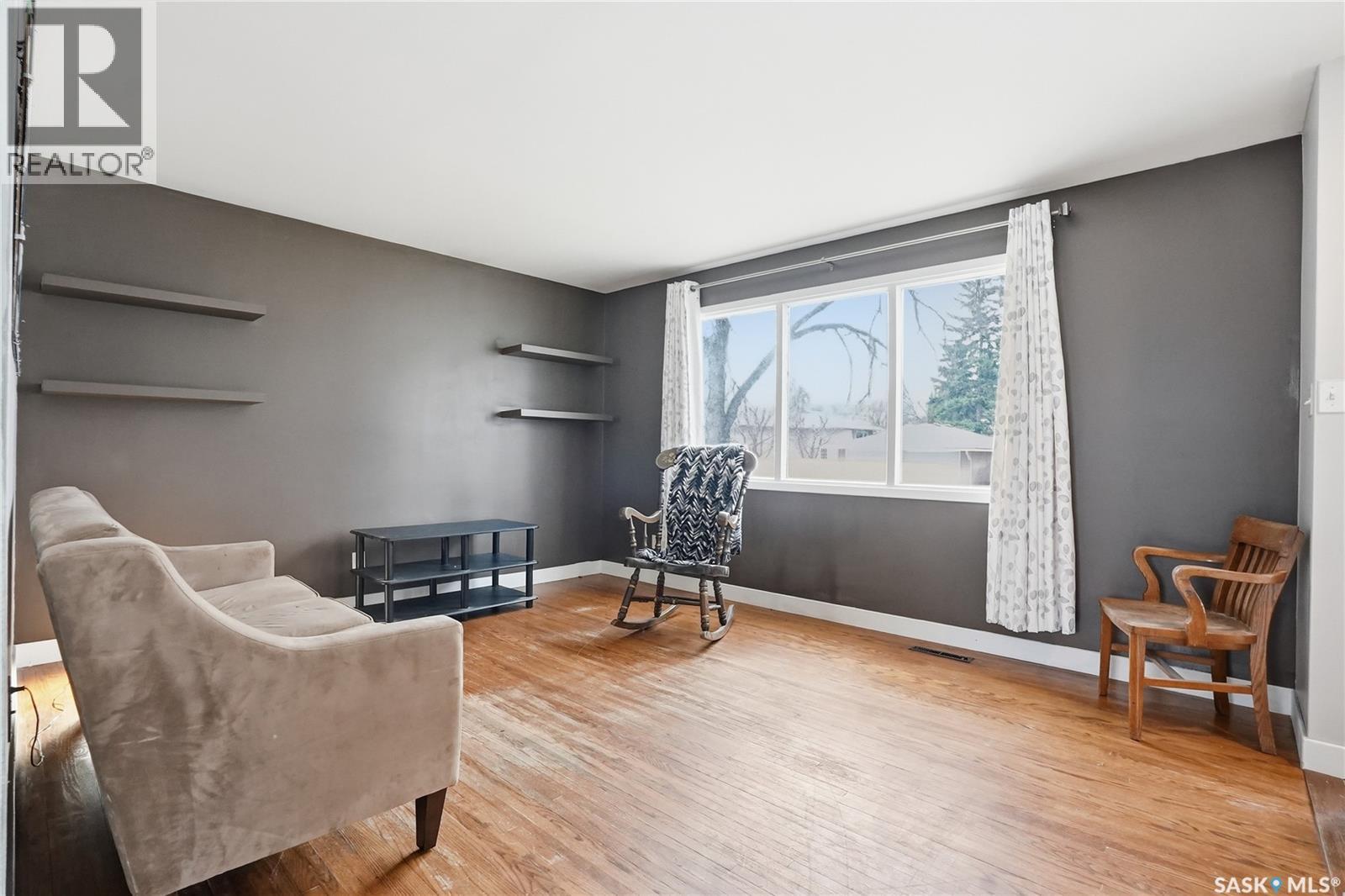 4 Dunning Crescent, Saskatoon, Saskatchewan  S7J 2S5 - Photo 4 - SK035982