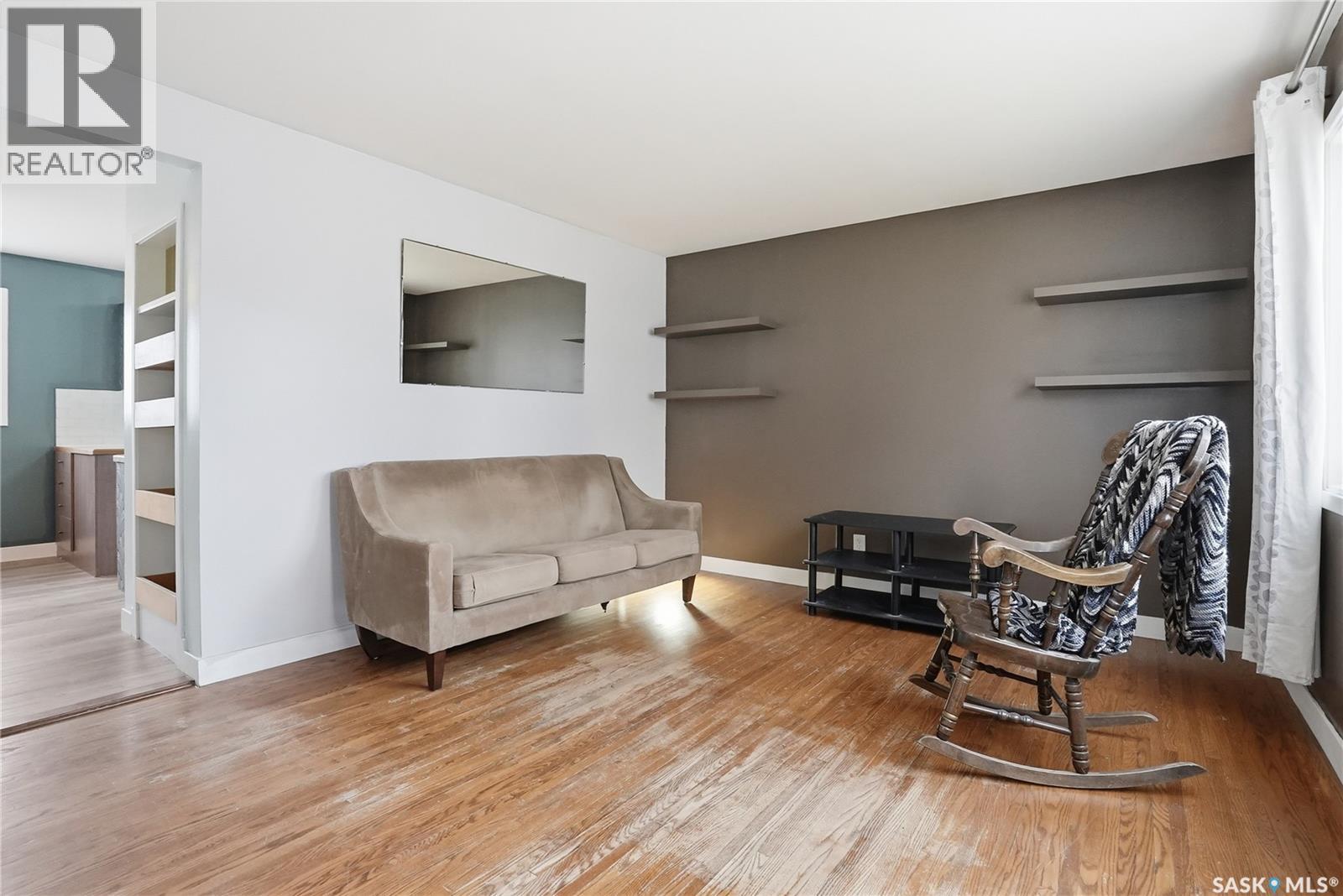 4 Dunning Crescent, Saskatoon, Saskatchewan  S7J 2S5 - Photo 5 - SK035982