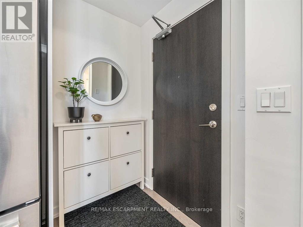 216 - 50 Bruyeres Mews, Toronto, Ontario  M5V 0G7 - Photo 3 - C13136300