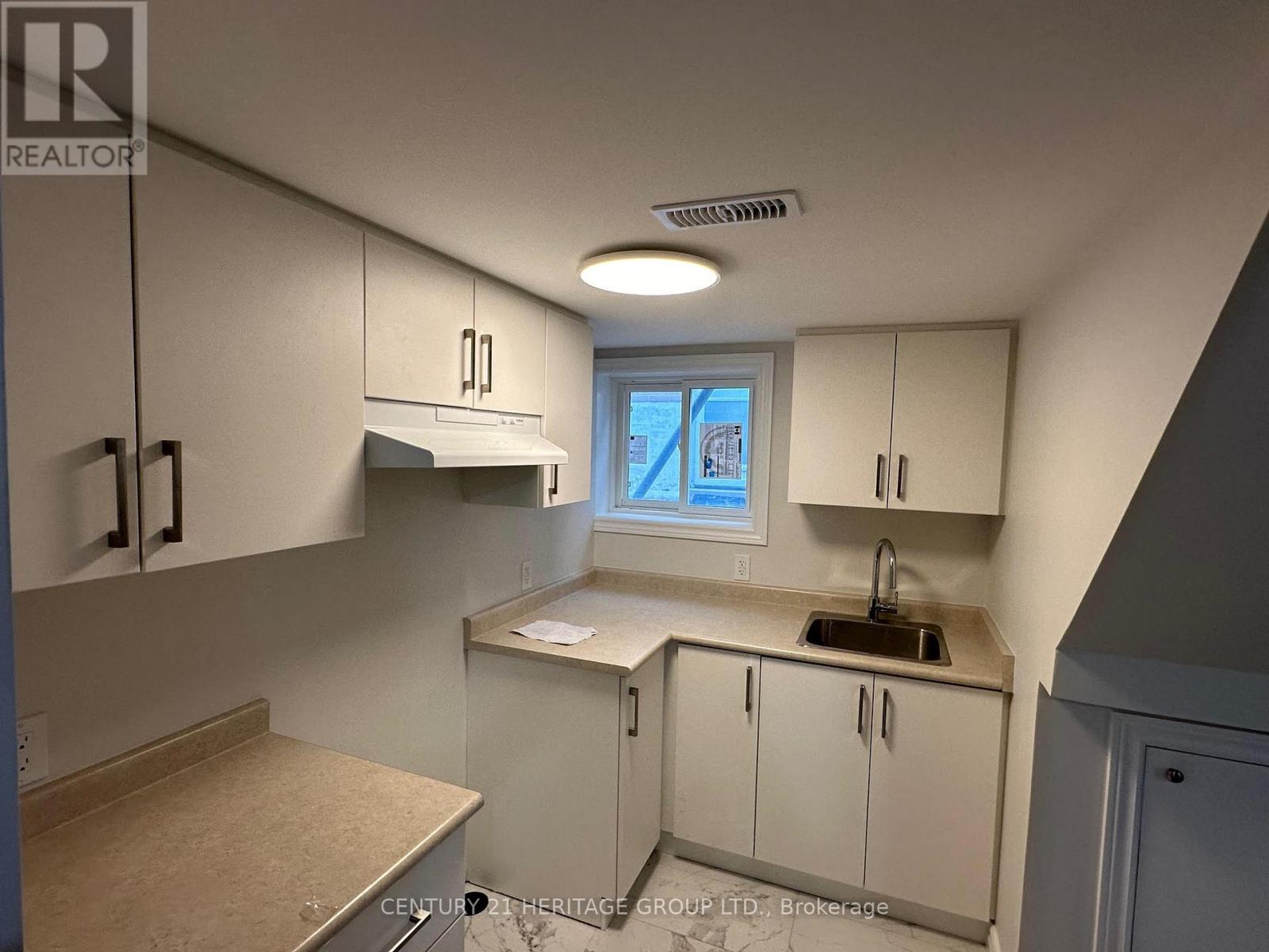 Lower - 14 Regatta Crescent, Toronto, Ontario  M2R 2X8 - Photo 15 - C13136346