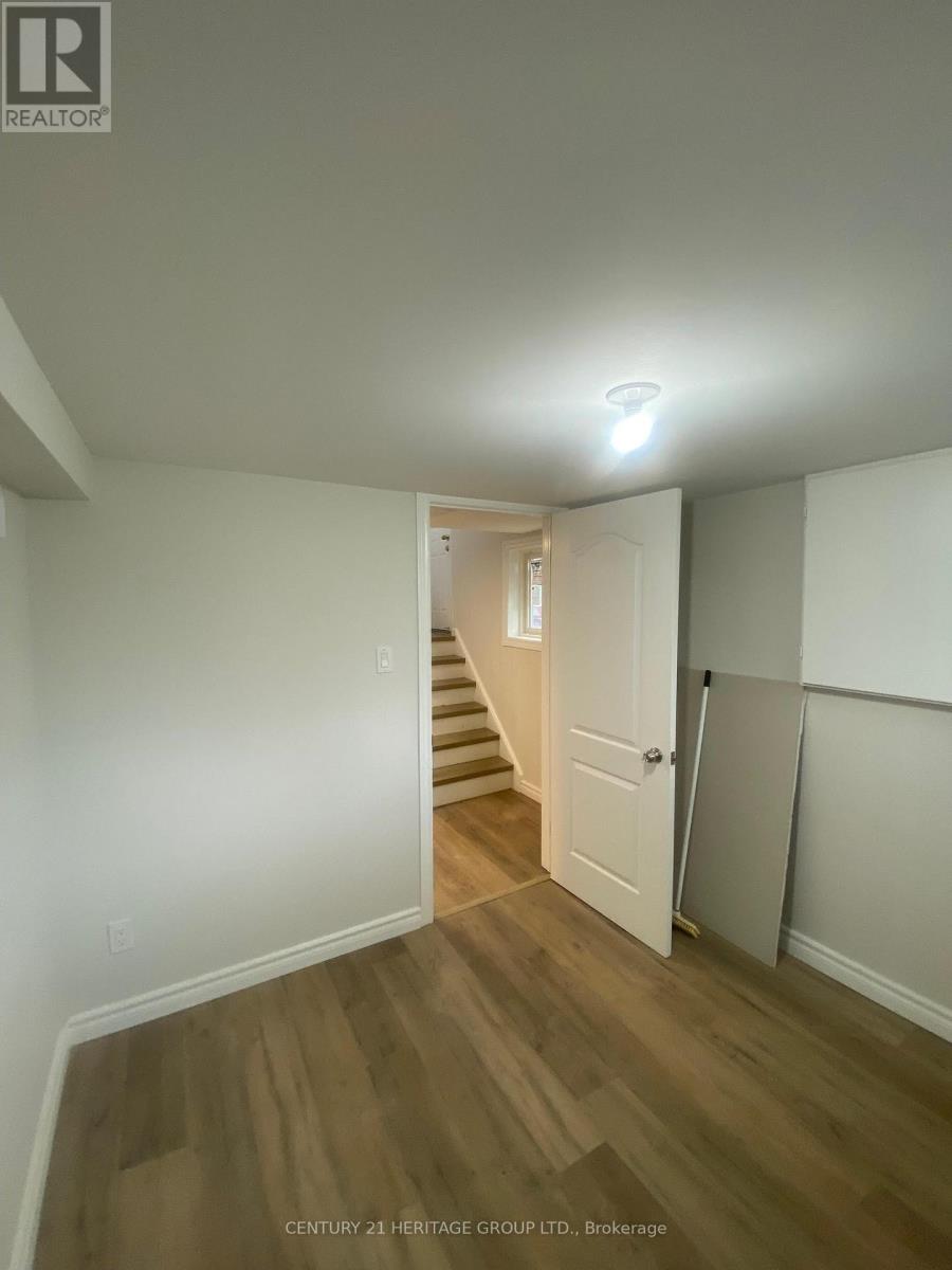 Lower - 14 Regatta Crescent, Toronto, Ontario  M2R 2X8 - Photo 27 - C13136346