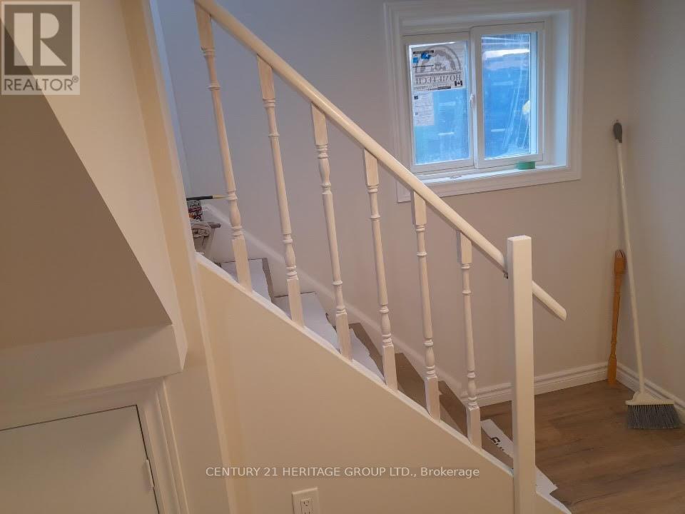 Lower - 14 Regatta Crescent, Toronto, Ontario  M2R 2X8 - Photo 3 - C13136346