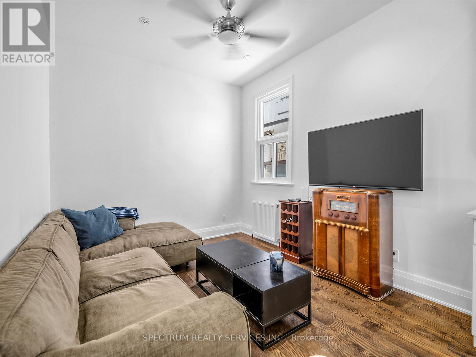 29 Raglan Avenue, Toronto, Ontario  M6C 2K7 - Photo 5 - C13136356