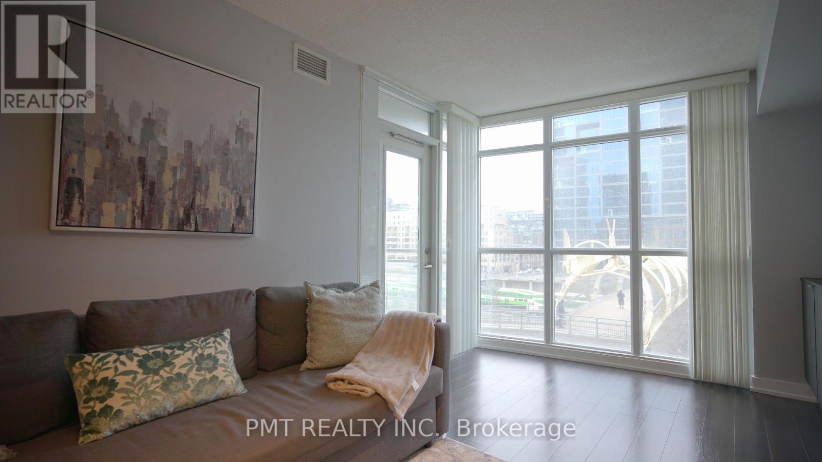 323 - 21 Iceboat Terrace, Toronto, Ontario  M5V 4A9 - Photo 12 - C13136378