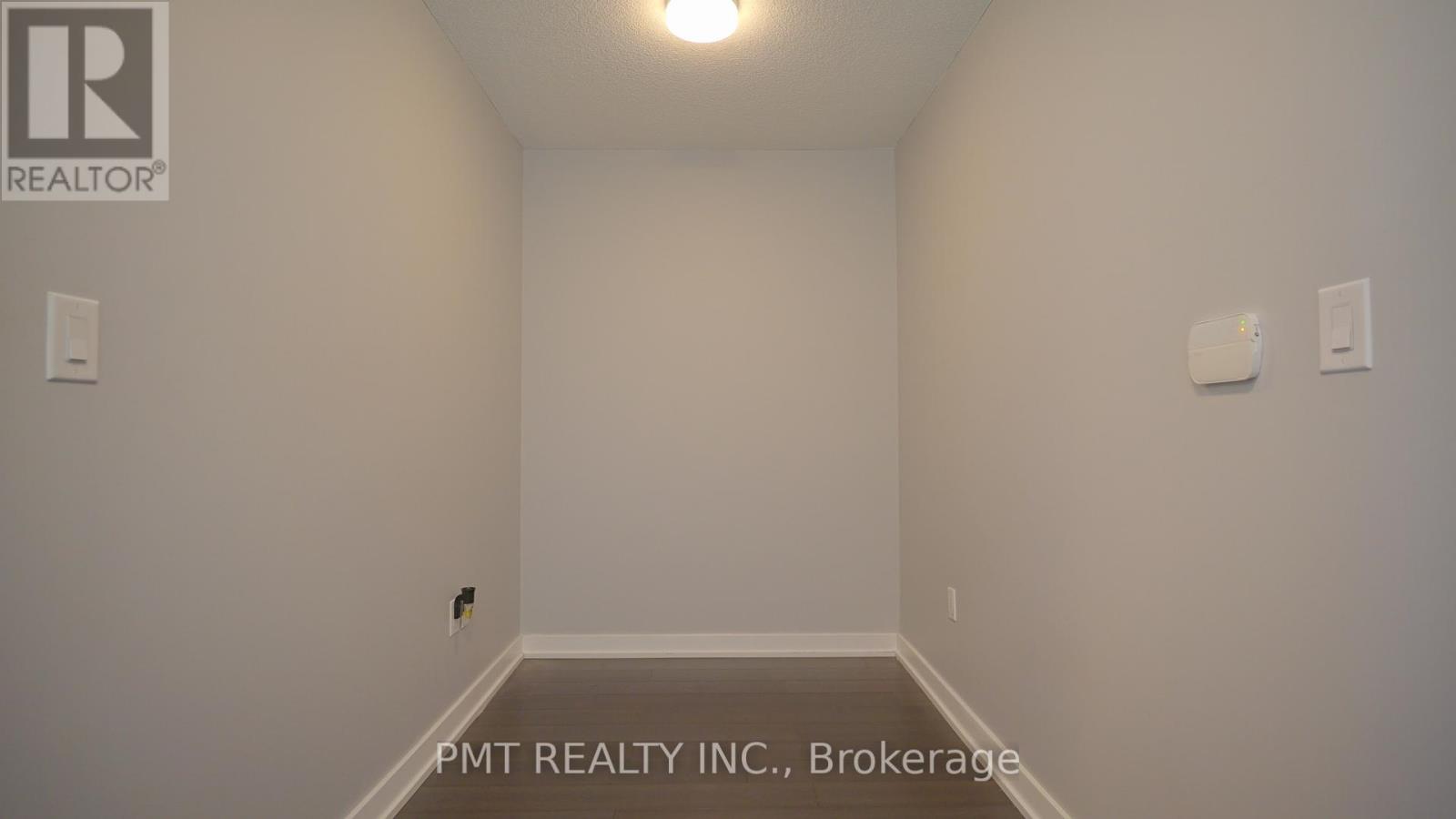 323 - 21 Iceboat Terrace, Toronto, Ontario  M5V 4A9 - Photo 4 - C13136378