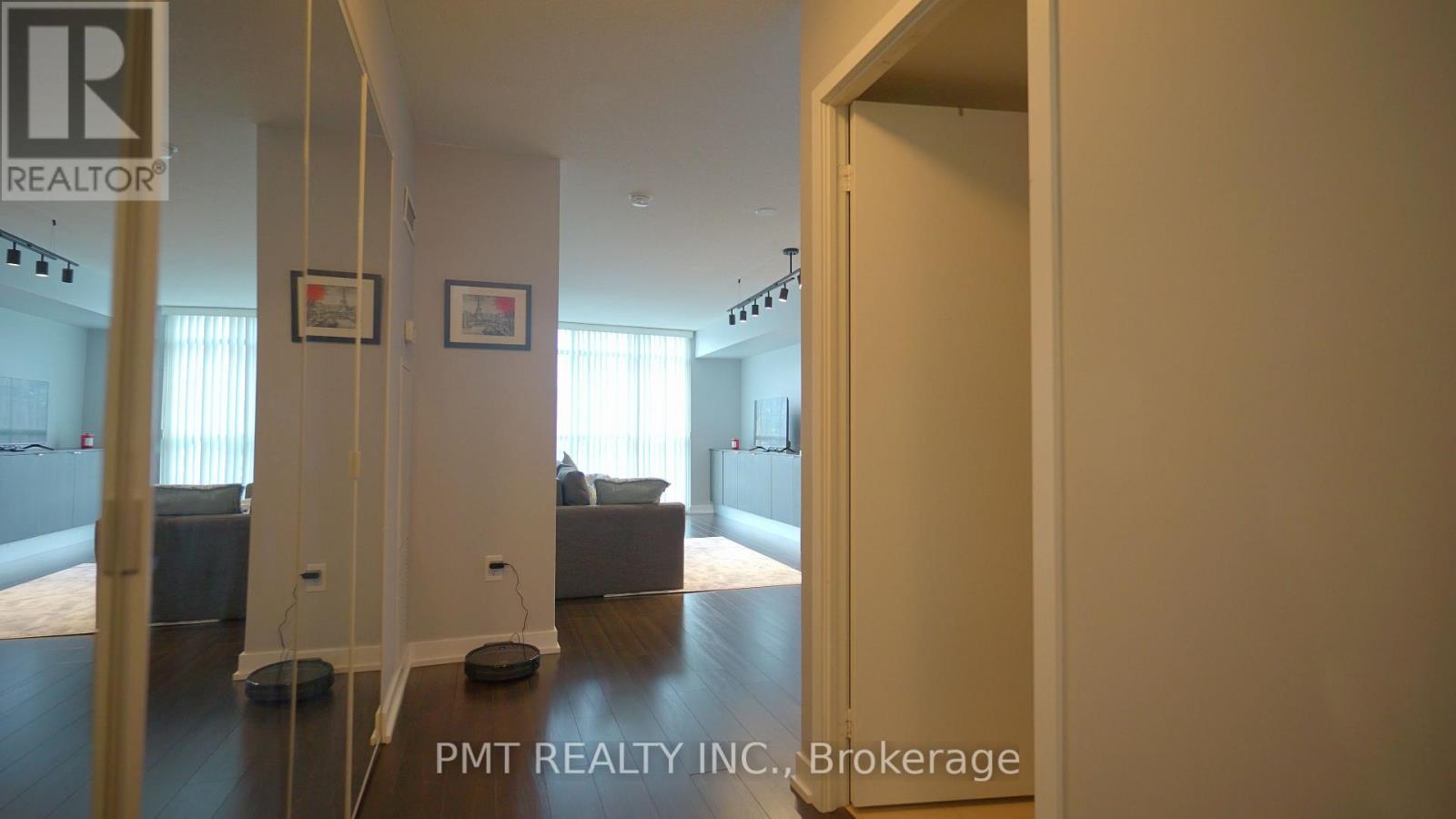 323 - 21 Iceboat Terrace, Toronto, Ontario  M5V 4A9 - Photo 5 - C13136378