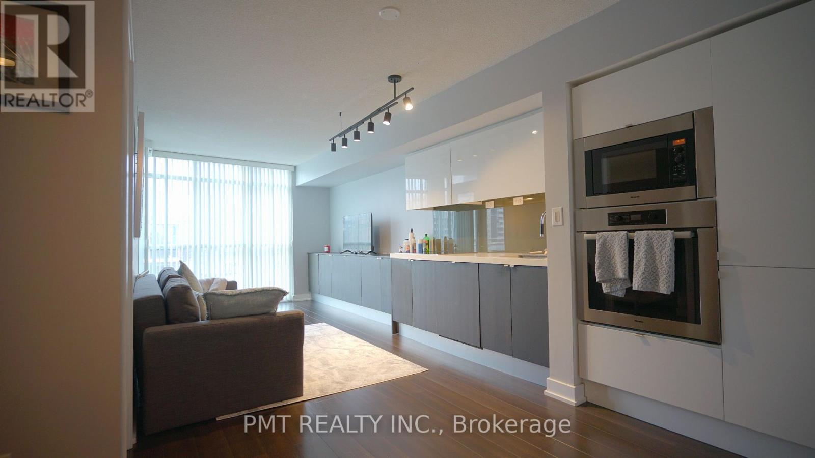323 - 21 Iceboat Terrace, Toronto, Ontario  M5V 4A9 - Photo 6 - C13136378