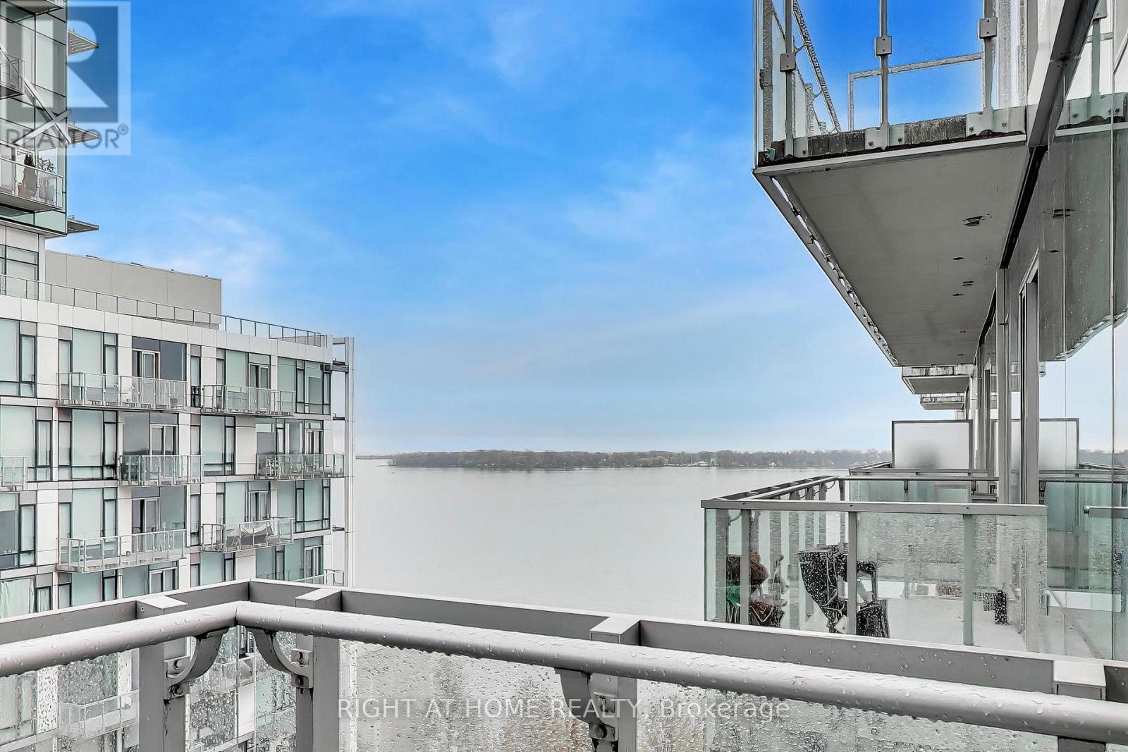 918 - 39 Queens Quay E, Toronto, Ontario  M5E 0A5 - Photo 1 - C13136406