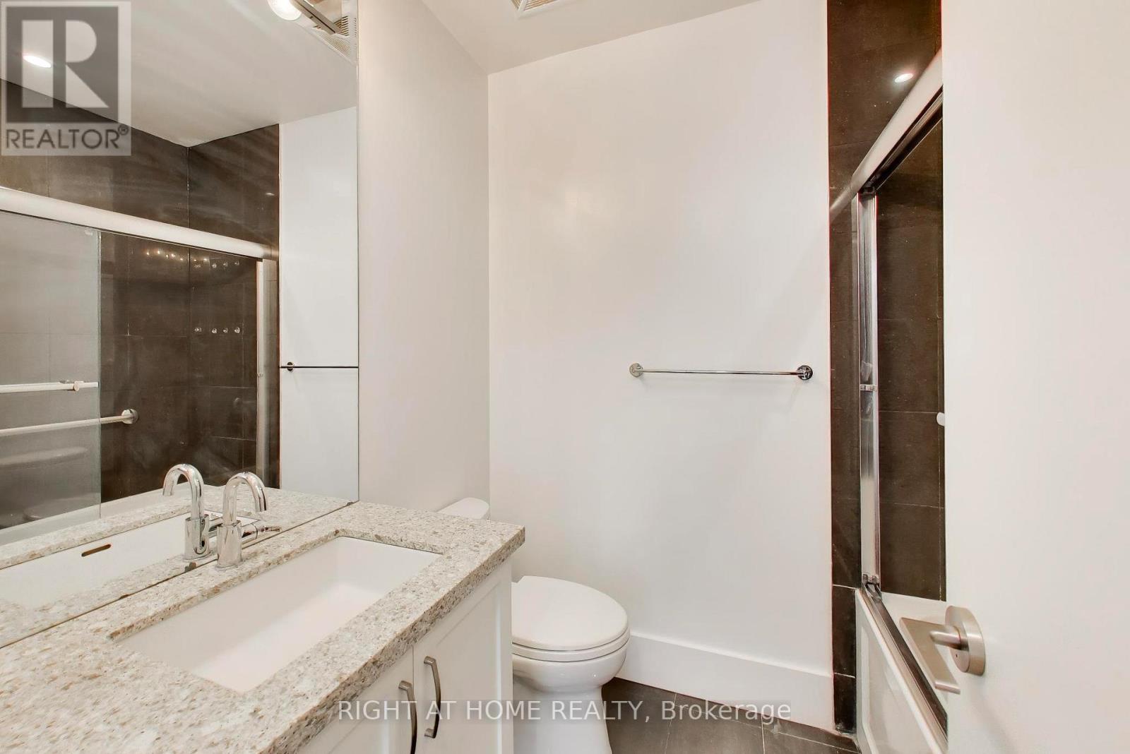 918 - 39 Queens Quay E, Toronto, Ontario  M5E 0A5 - Photo 22 - C13136406