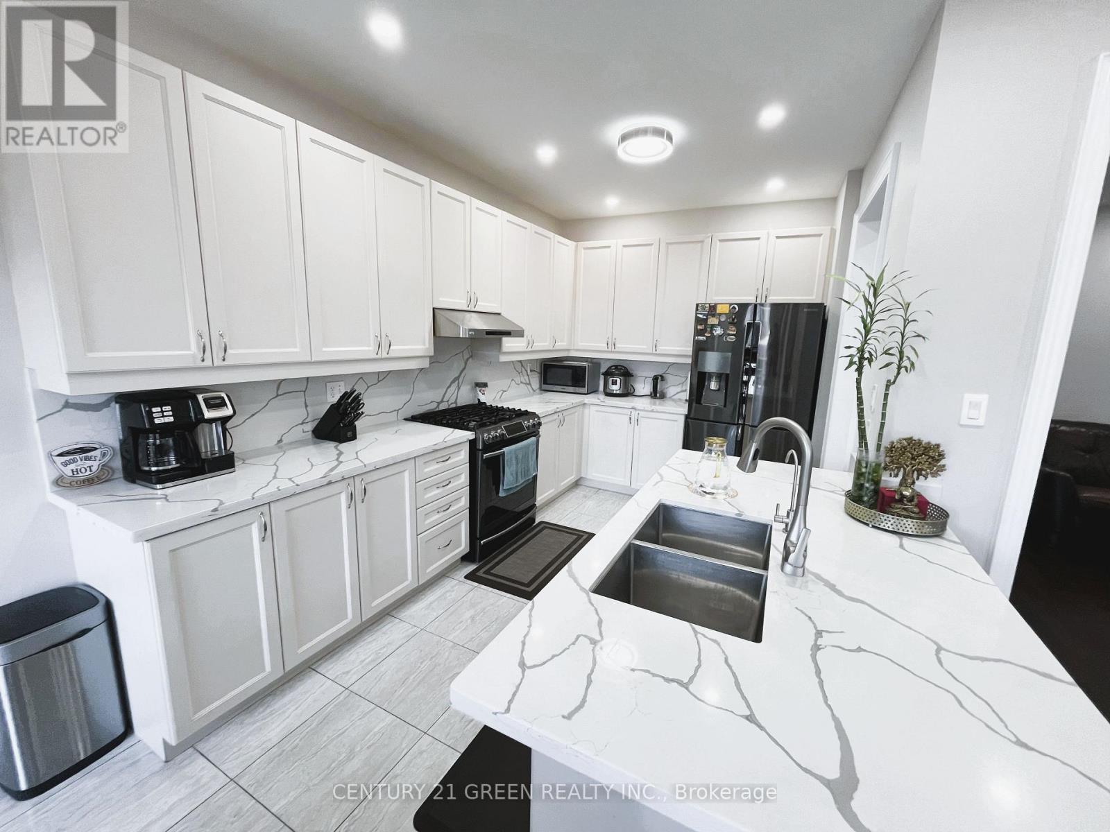 199 Windfields Farm Drive W, Oshawa, Ontario  L1L 0K5 - Photo 12 - E13136254