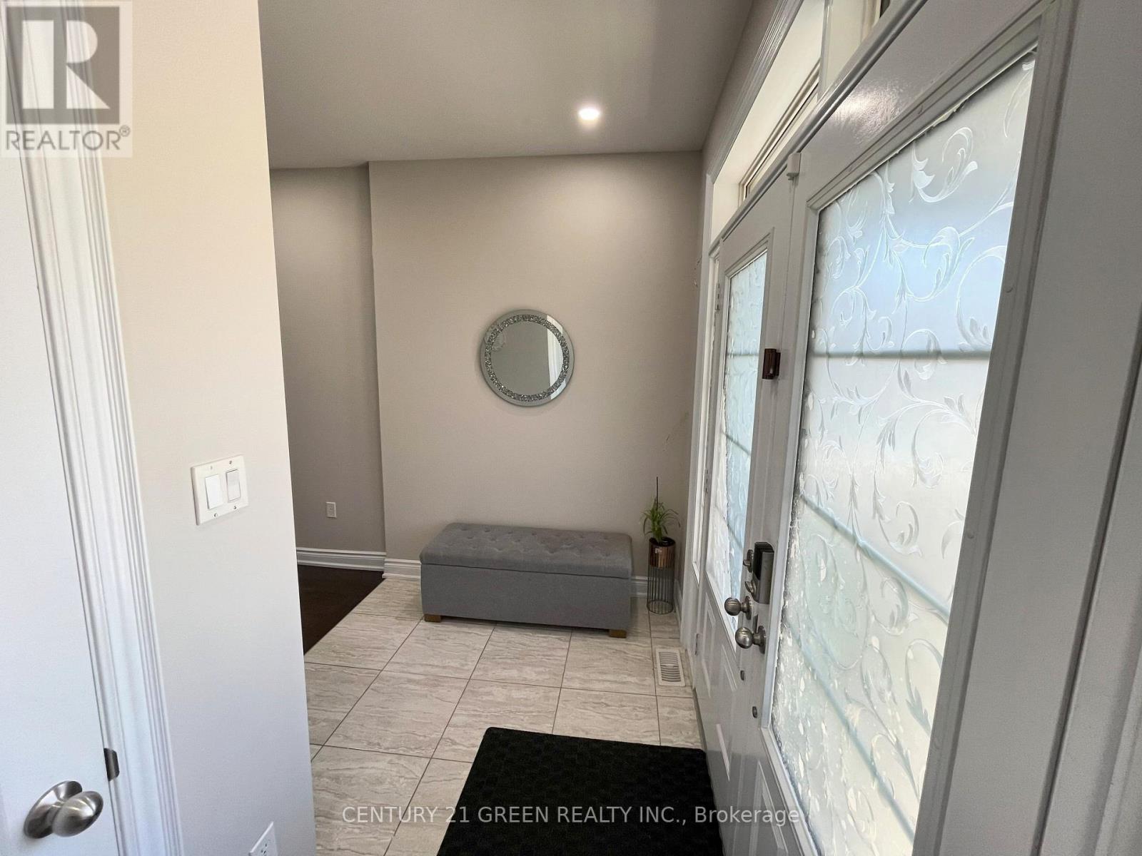 199 Windfields Farm Drive W, Oshawa, Ontario  L1L 0K5 - Photo 4 - E13136254