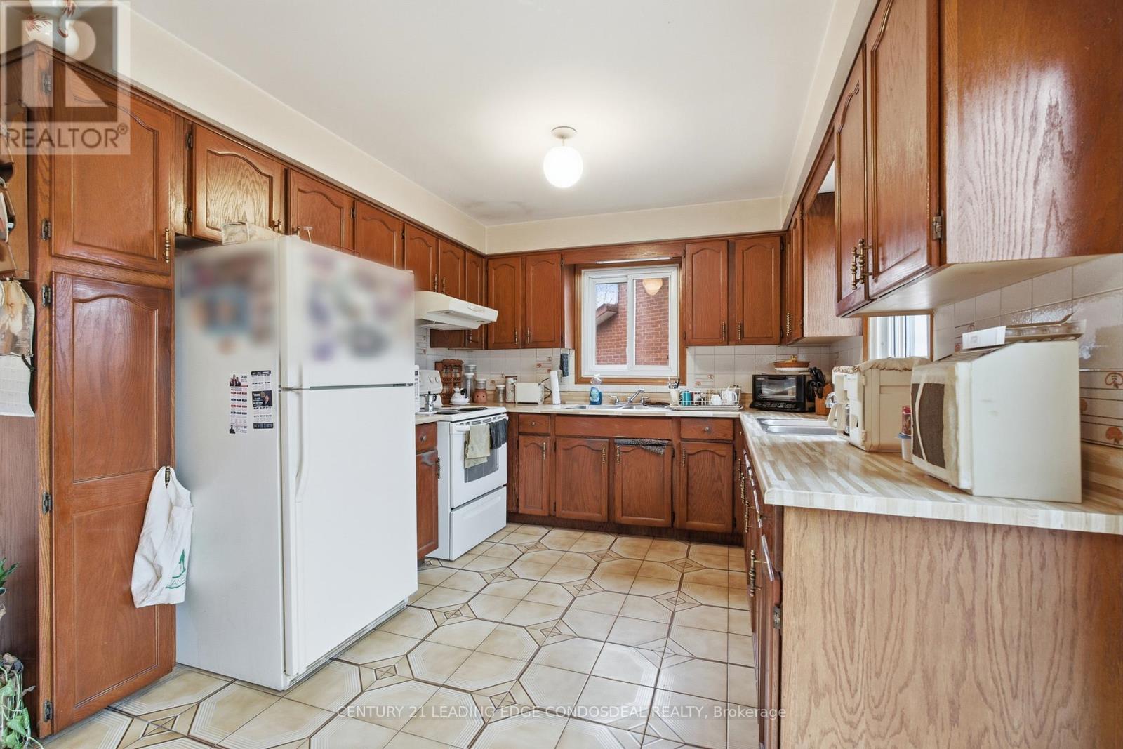 1 Whitley Castle Crescent, Toronto, Ontario  M1V 2P5 - Photo 17 - E13136270