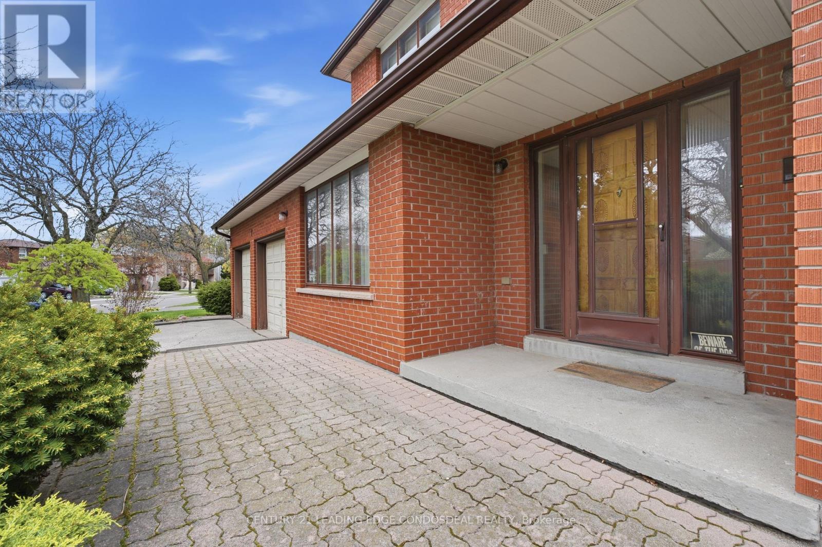 1 Whitley Castle Crescent, Toronto, Ontario  M1V 2P5 - Photo 3 - E13136270