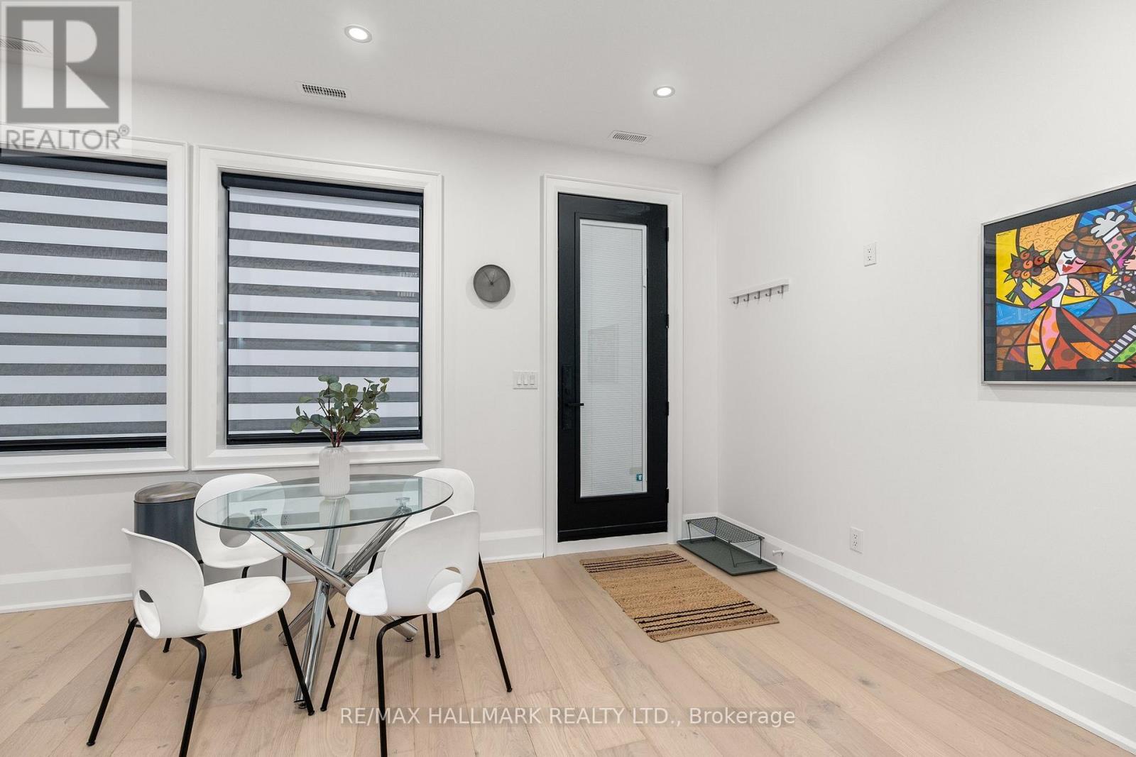 12 Glenside Avenue, Toronto, Ontario  M4L 2T5 - Photo 4 - E13136348