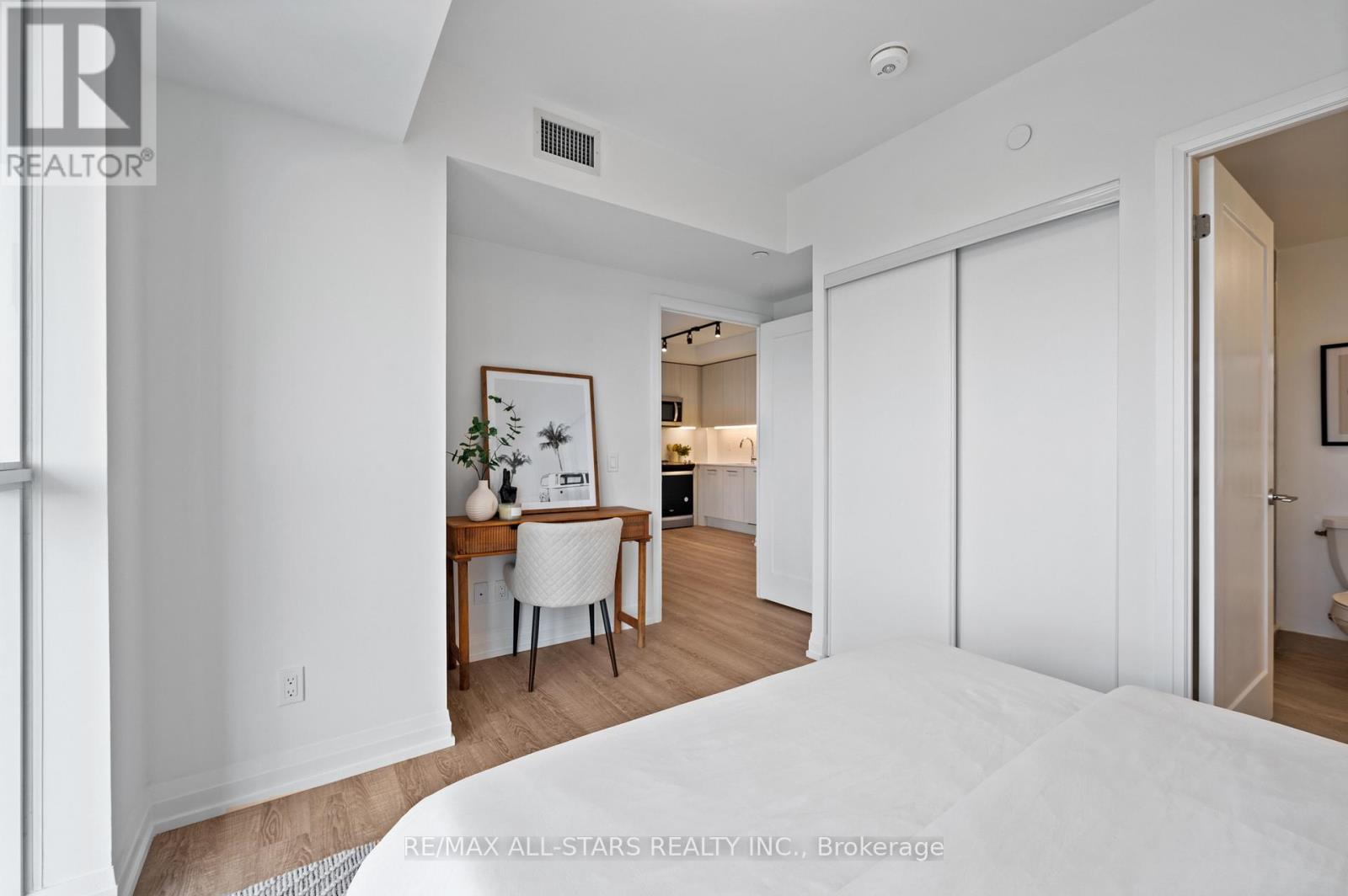 2301 - 286 Main Street, Toronto, Ontario  M4C 0B3 - Photo 27 - E13136396