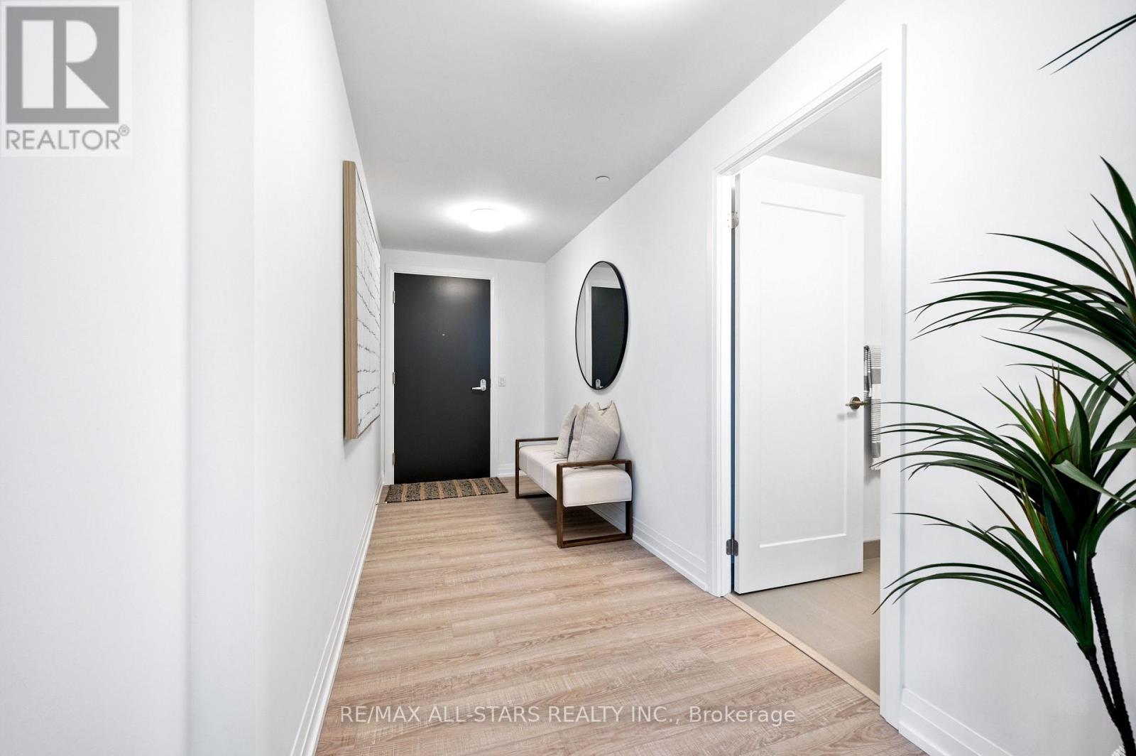 2301 - 286 Main Street, Toronto, Ontario  M4C 0B3 - Photo 8 - E13136396