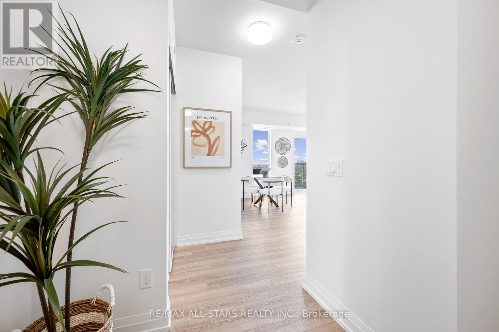 2301 - 286 Main Street, Toronto, Ontario  M4C 0B3 - Photo 9 - E13136396