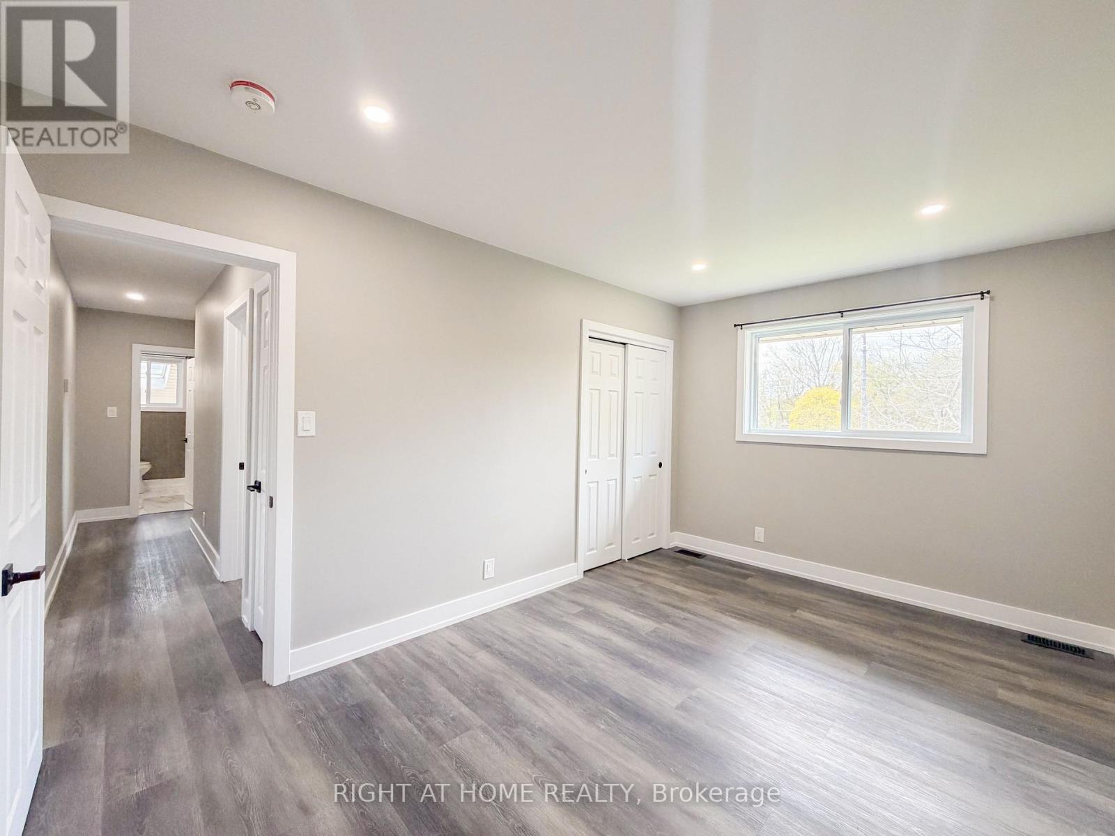 Upper - 298 Dover Street, Oshawa, Ontario  L1G 6G6 - Photo 11 - E13136436