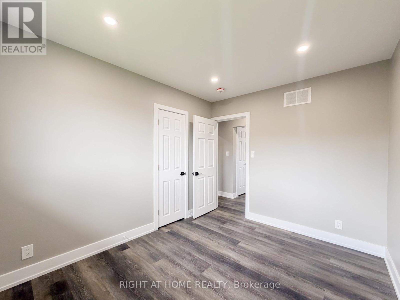 Upper - 298 Dover Street, Oshawa, Ontario  L1G 6G6 - Photo 16 - E13136436