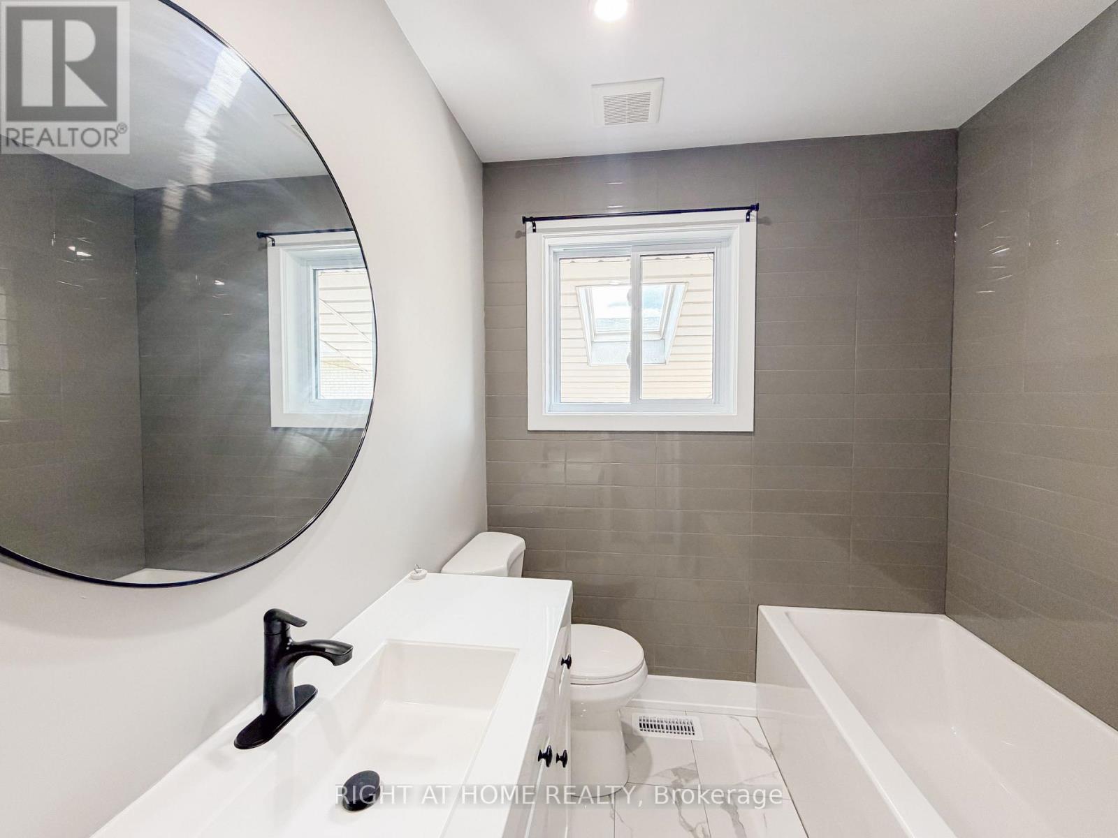 Upper - 298 Dover Street, Oshawa, Ontario  L1G 6G6 - Photo 22 - E13136436