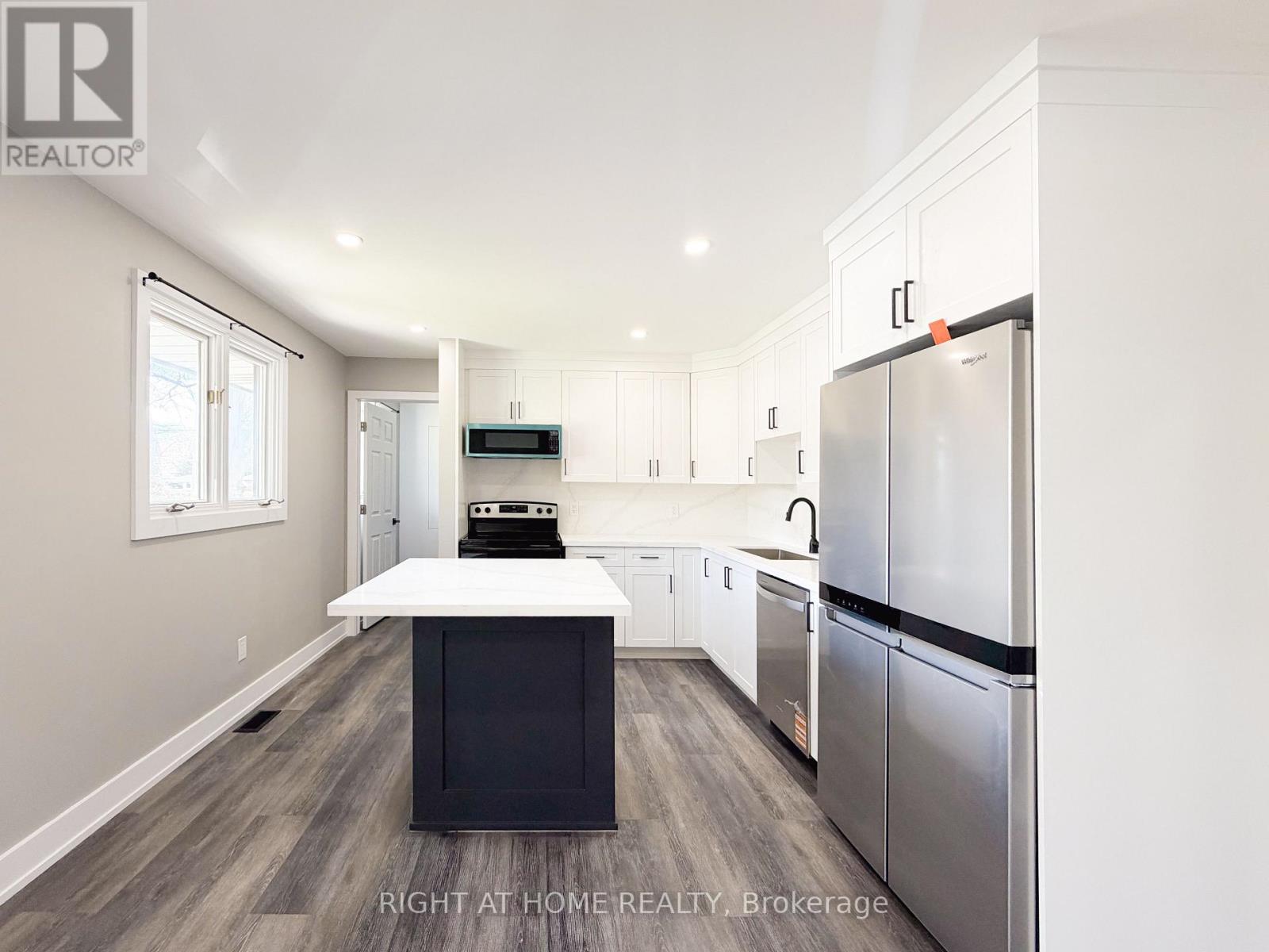Upper - 298 Dover Street, Oshawa, Ontario  L1G 6G6 - Photo 3 - E13136436