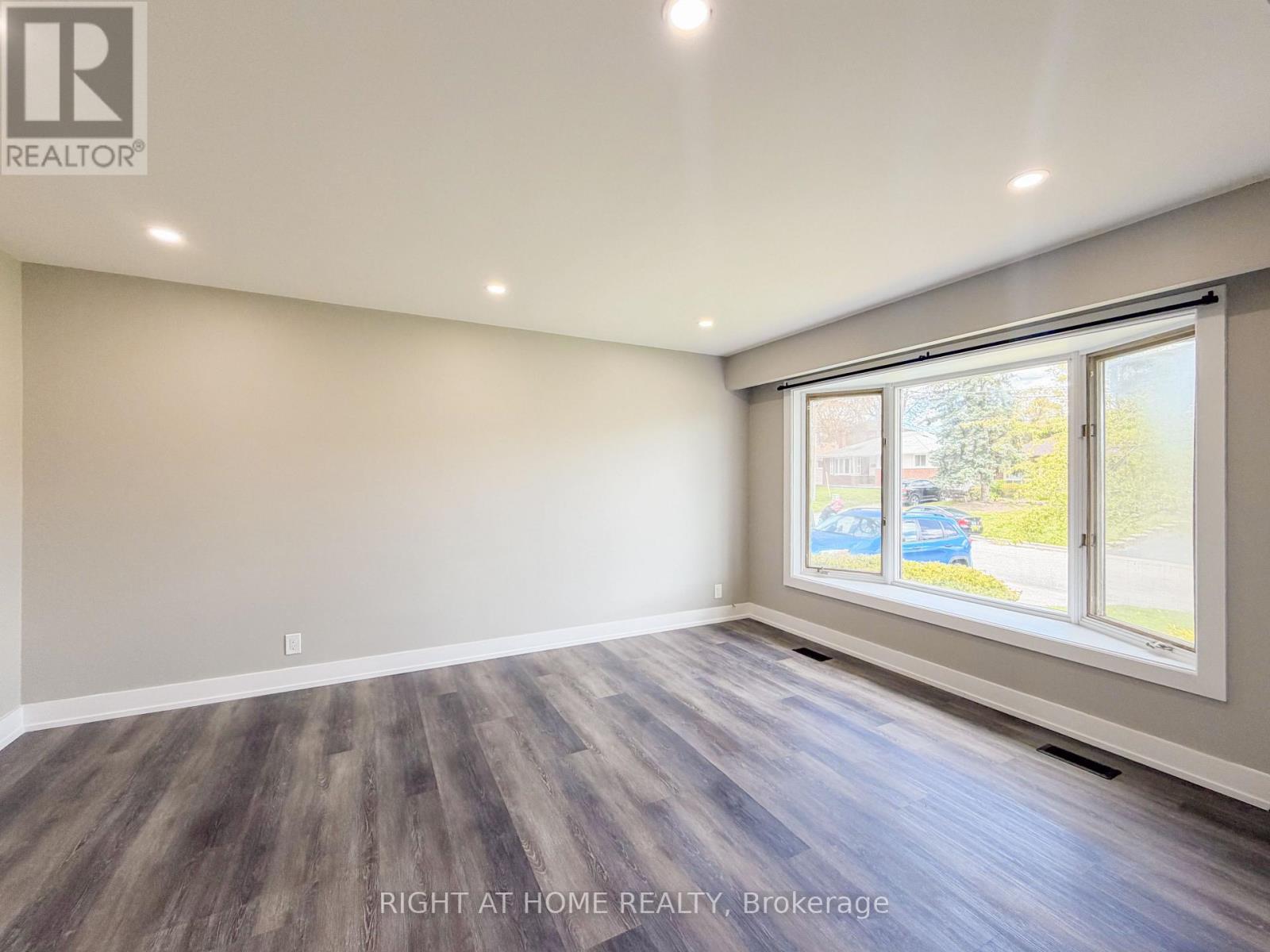 Upper - 298 Dover Street, Oshawa, Ontario  L1G 6G6 - Photo 4 - E13136436