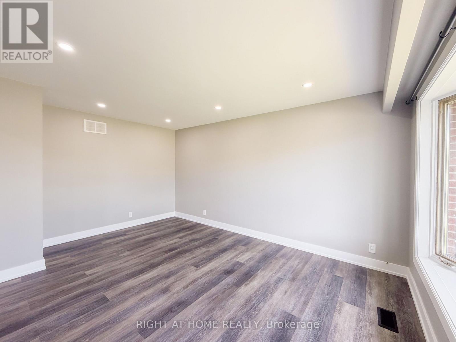 Upper - 298 Dover Street, Oshawa, Ontario  L1G 6G6 - Photo 5 - E13136436
