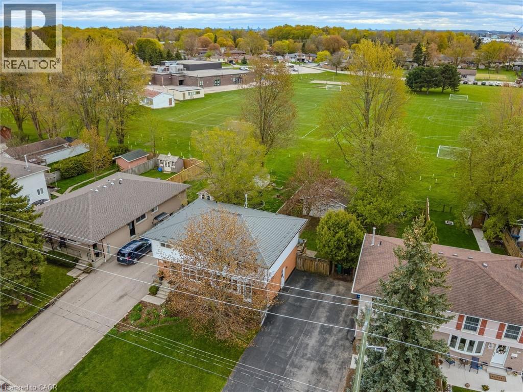 105 ORIOLE Parkway, Elmira, Ontario