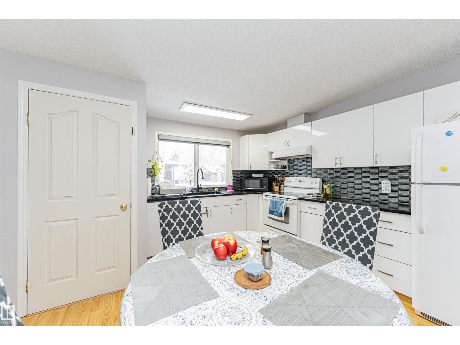 10412 39 Av Nw, Edmonton, Alberta  T6J 2J3 - Photo 14 - E4488119