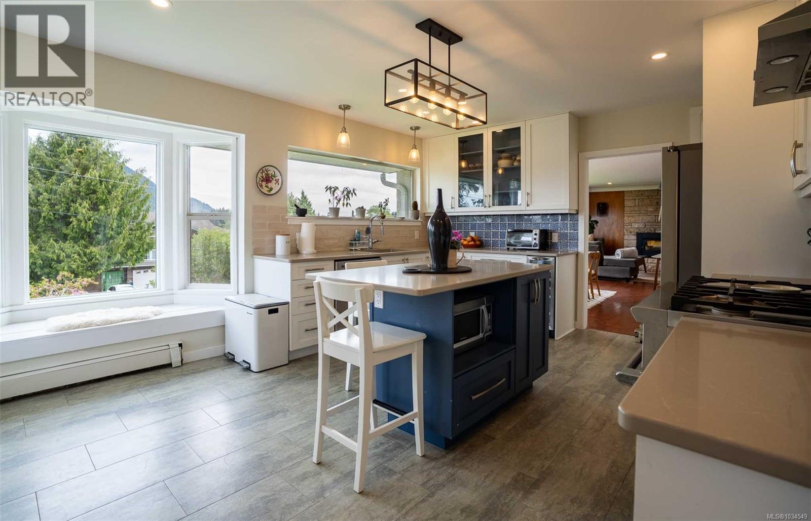 231 Otter St, Ucluelet, British Columbia  V0R 3A0 - Photo 15 - 1034549
