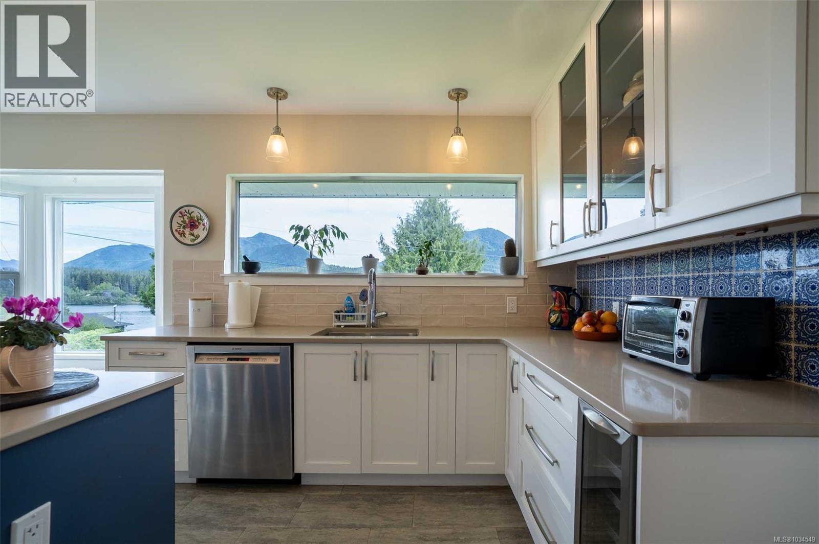 231 Otter St, Ucluelet, British Columbia  V0R 3A0 - Photo 19 - 1034549