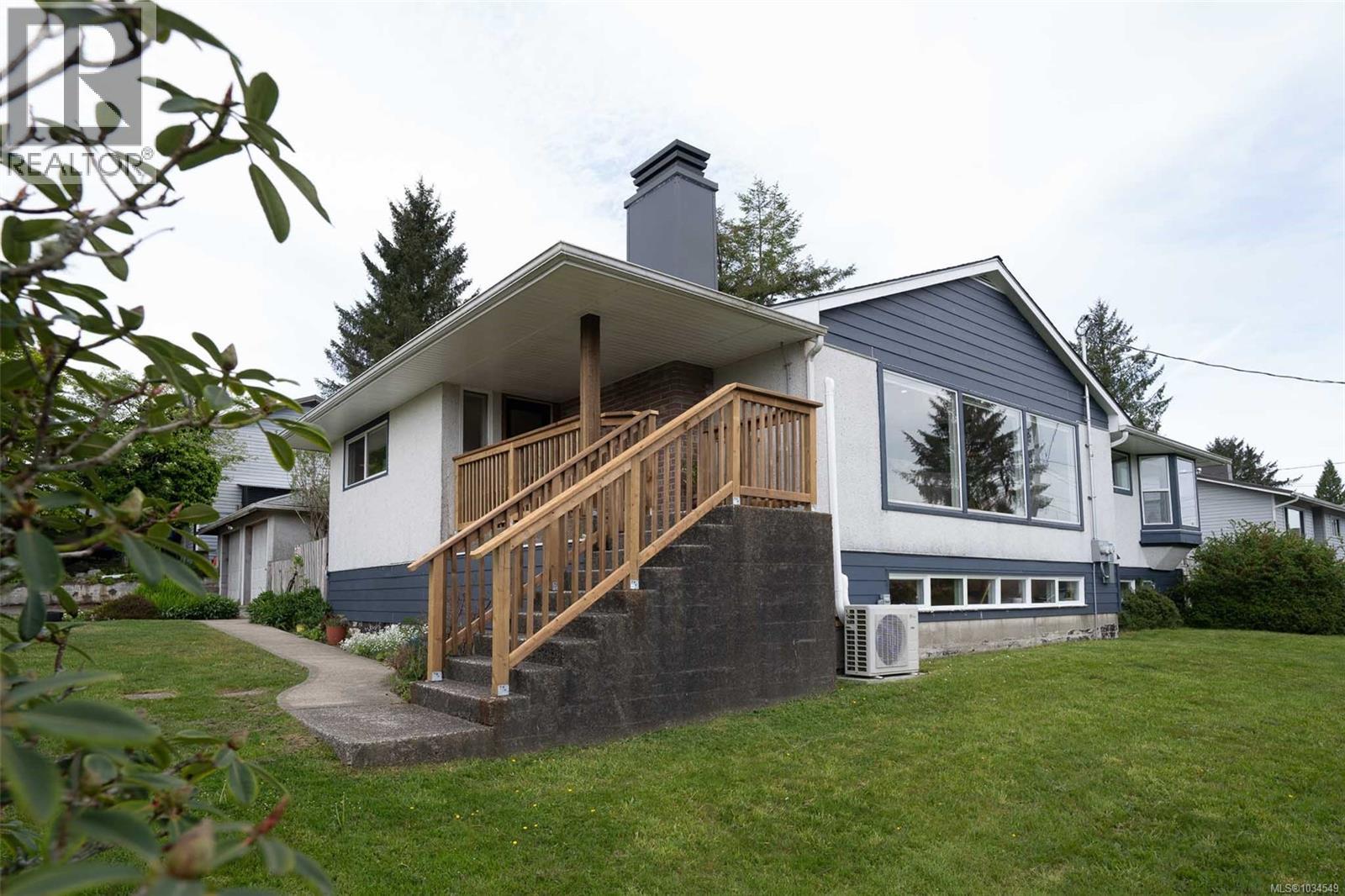 231 Otter St, Ucluelet, British Columbia  V0R 3A0 - Photo 2 - 1034549