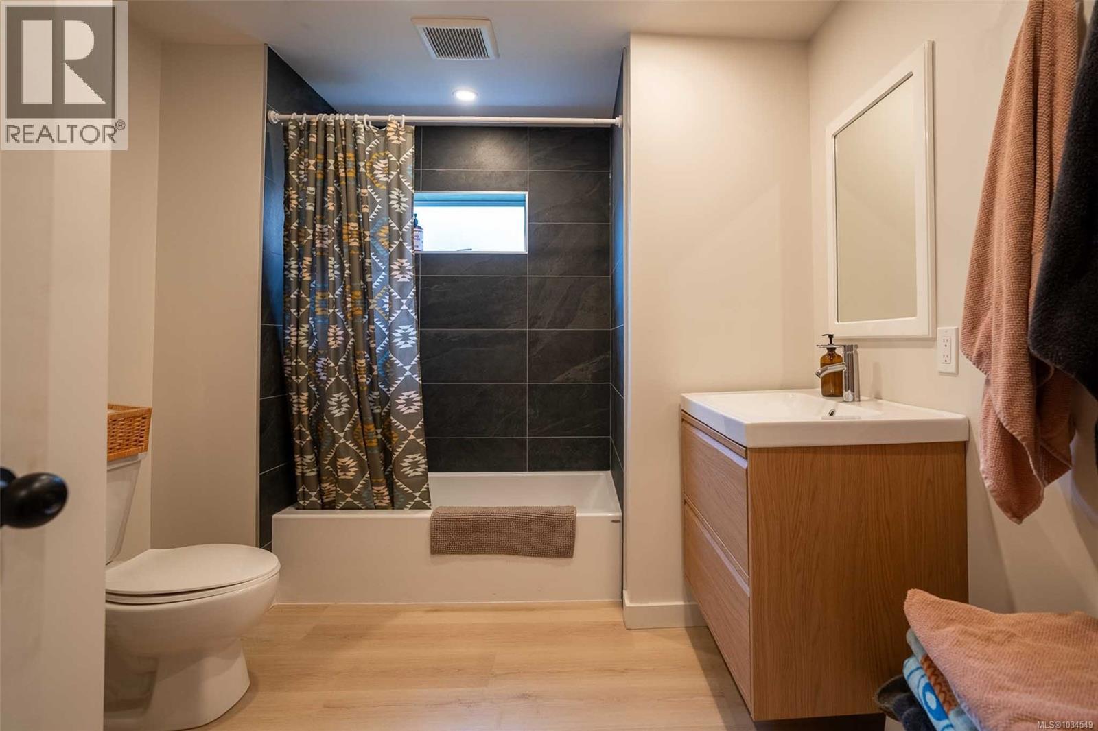 231 Otter St, Ucluelet, British Columbia  V0R 3A0 - Photo 47 - 1034549