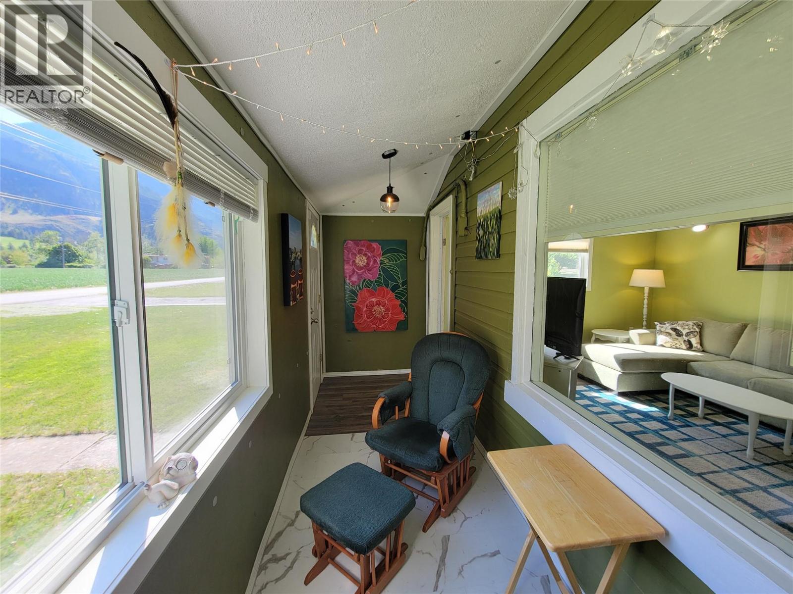 218 10th Avenue, Keremeos, British Columbia  V0X 1N3 - Photo 15 - 10386631